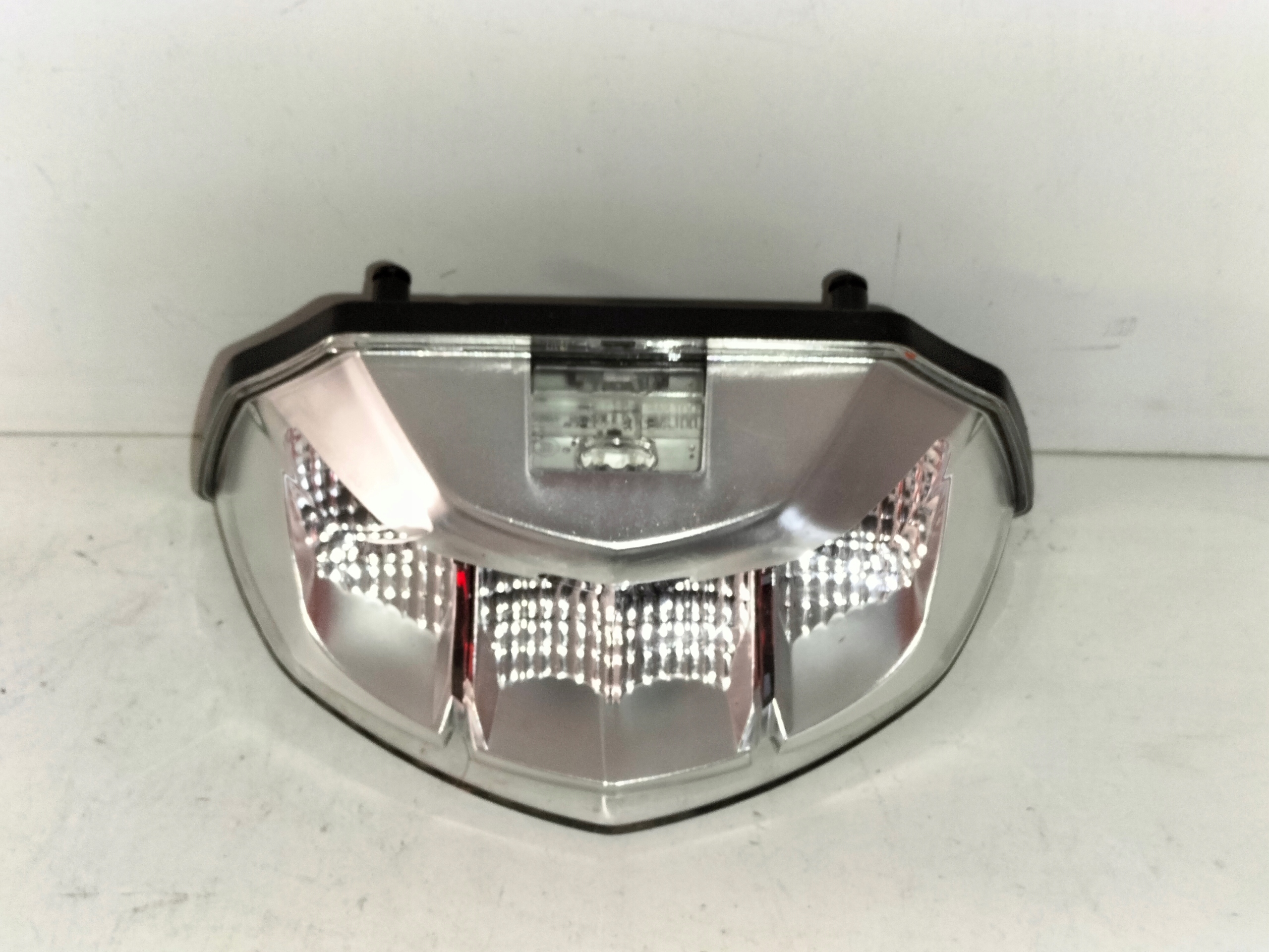 ZADNE SVETLO MOTOR BMW K02 K03 K09 K21 K22 K23 K33 K49 K50 K51 13- LED