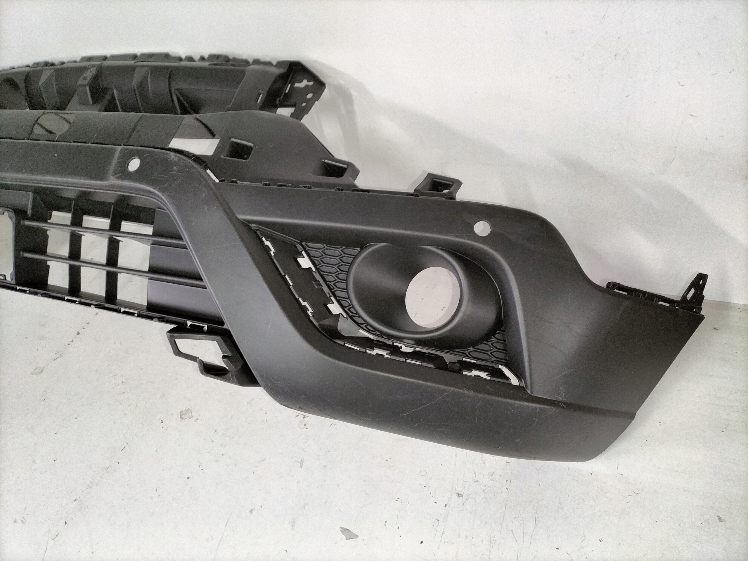 PREDNÝ NÁRAZNÍK SUZUKI SX4 S-CROSS LIFT 16-