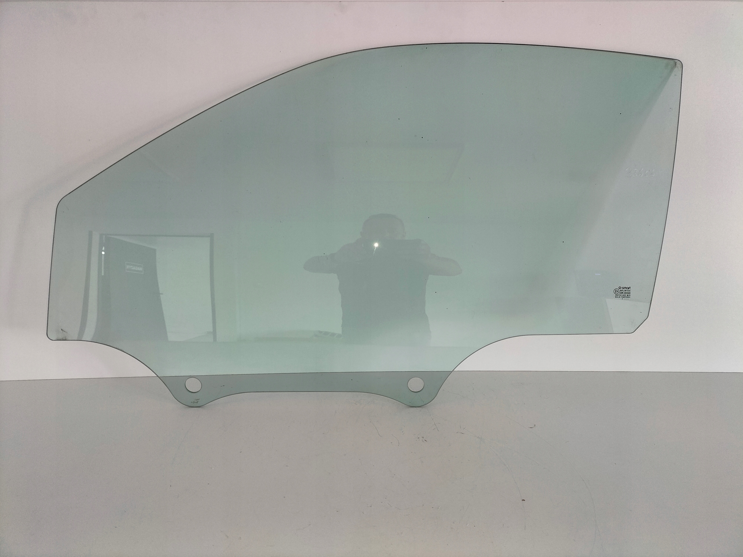 SKLO ĽAVÝCH PREDNÝCH DVERÍ SMART FORTWO 451 07-13 SPLINTEX