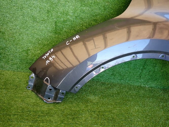 TOYOTA C-HR CHR 16- ĽAVÝ PREDNÝ BLATNÍK