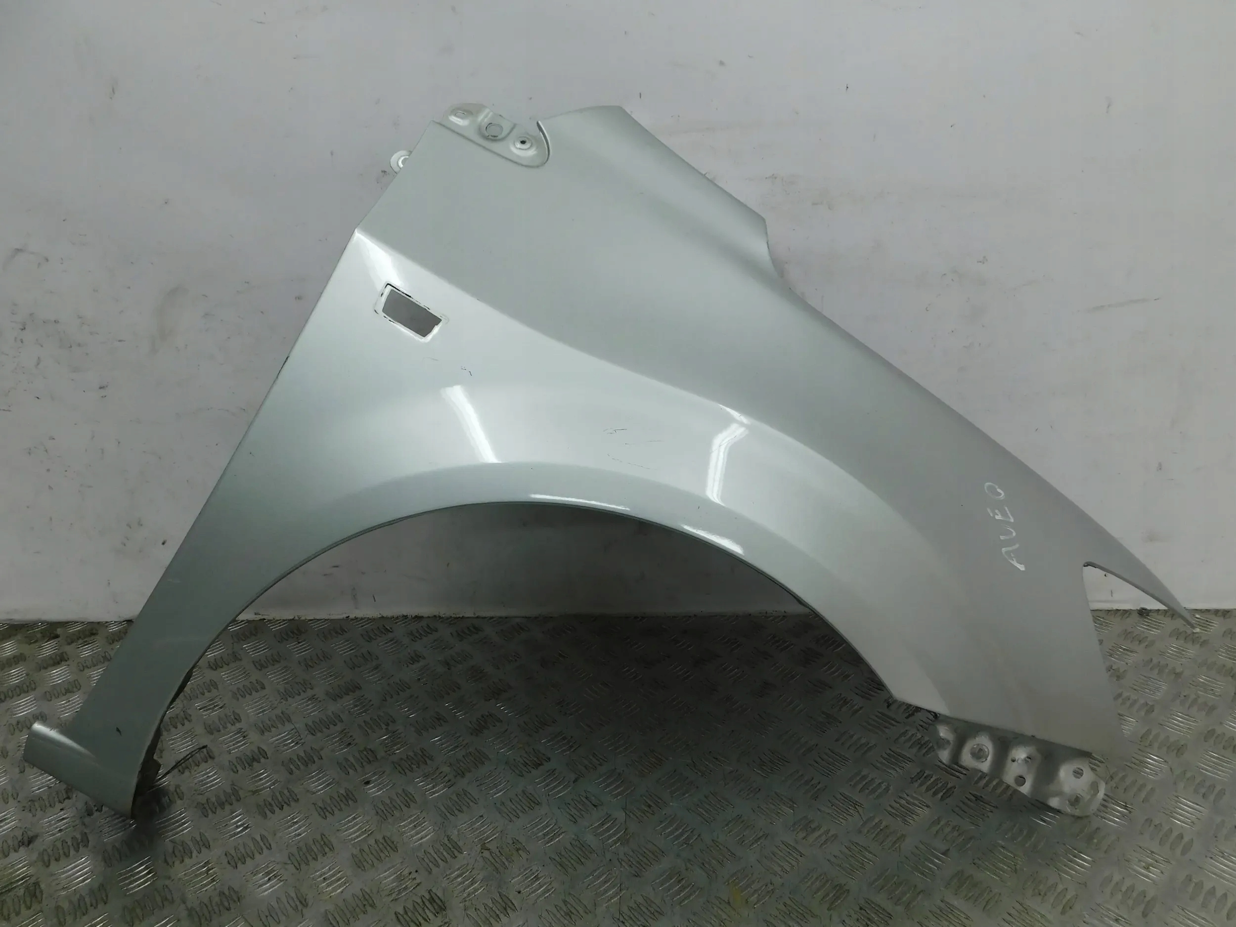 BLATNIK PREDNÝ PRAVY CHEVROLET AVEO T300