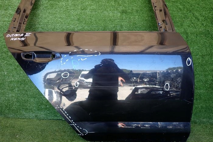 SKODA OCTAVIA III KOMBI PRAVE ZADNE DVERE