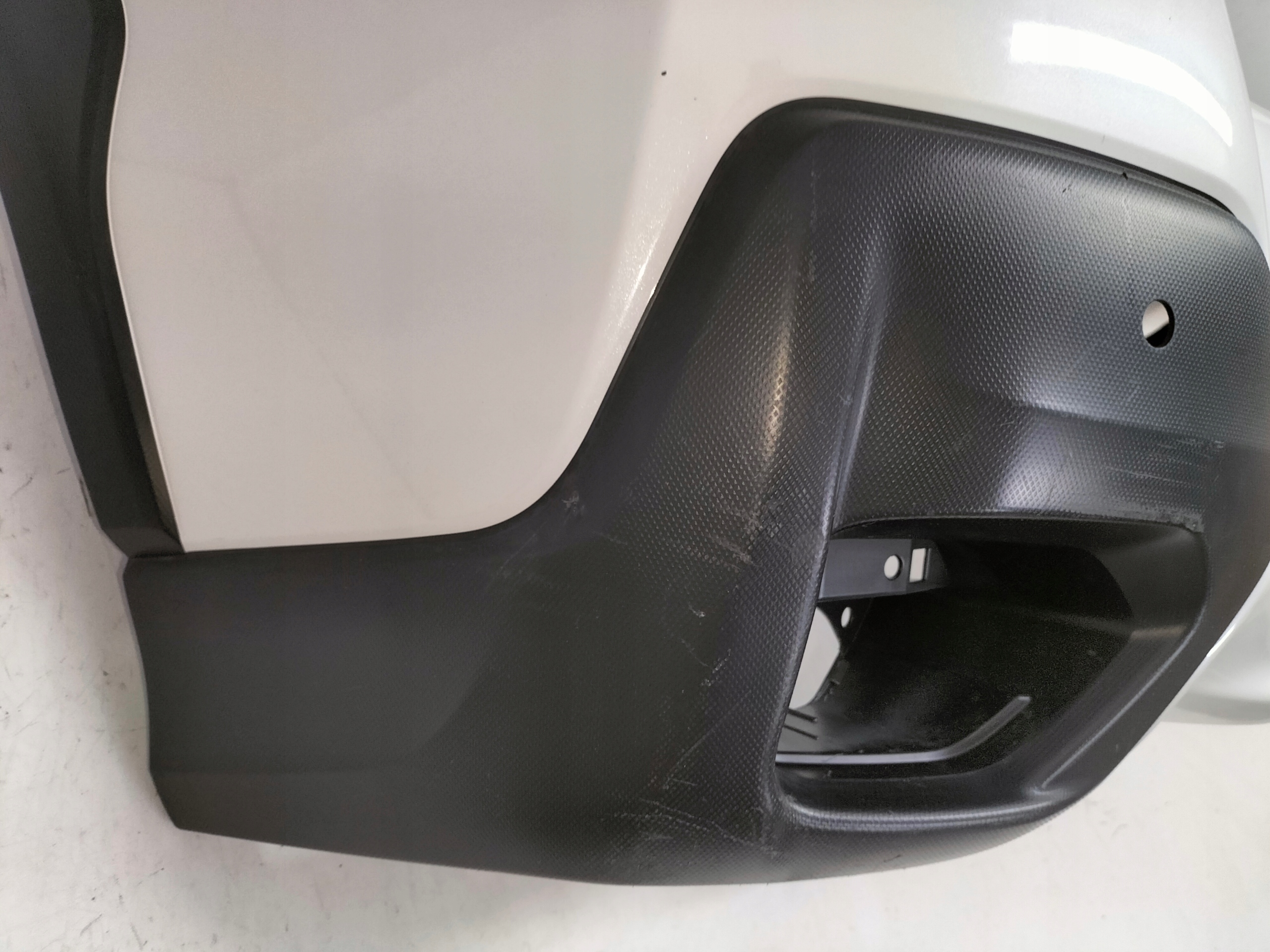 ZADNÝ NÁRAZNÍK SUBARU XV CROSSTREK 17-