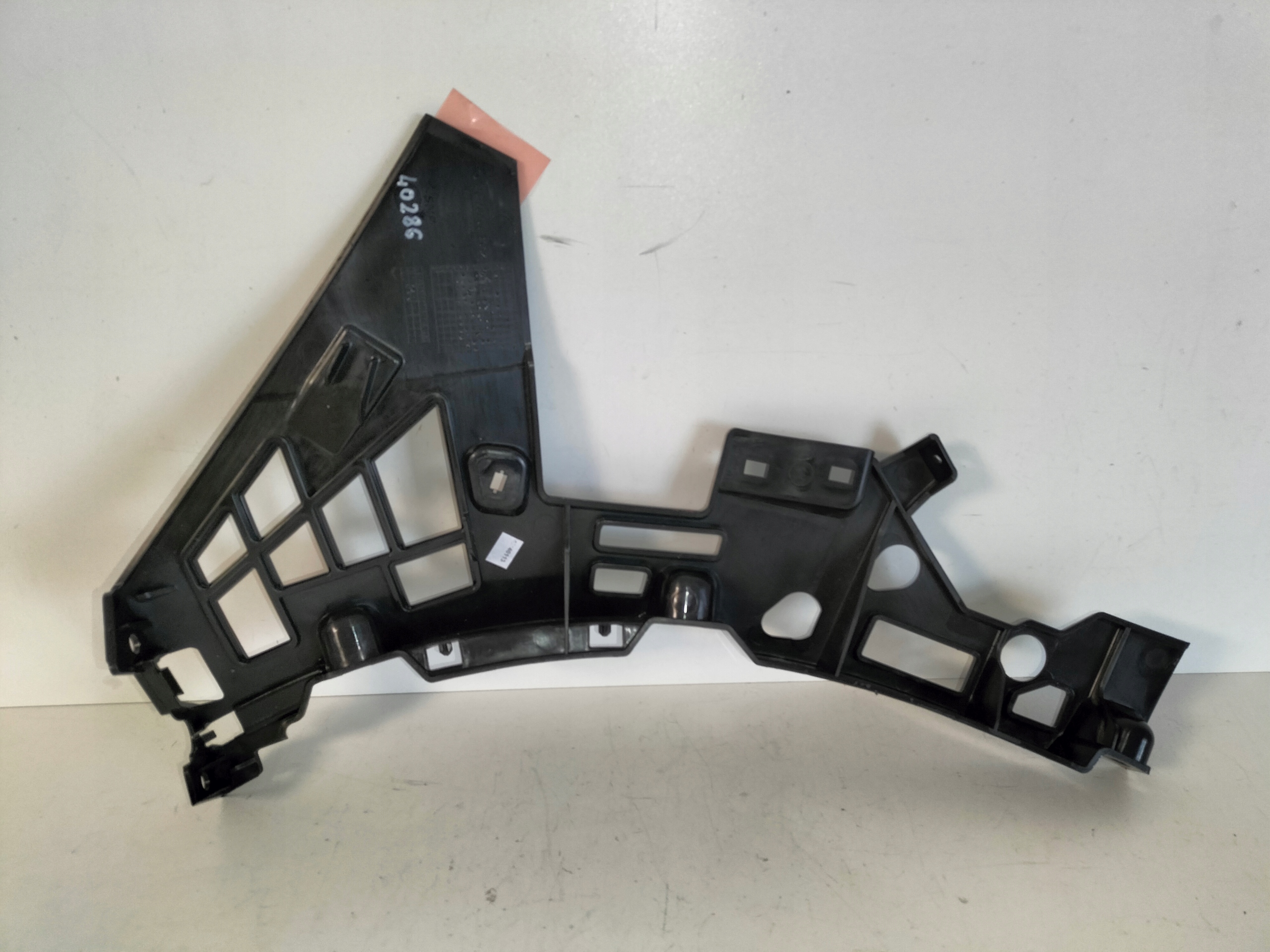 DRZIAK PREDNEHO NARAZNIKA LAVY MERCEDES A KLASA W177 LIFT 23- AMG 45