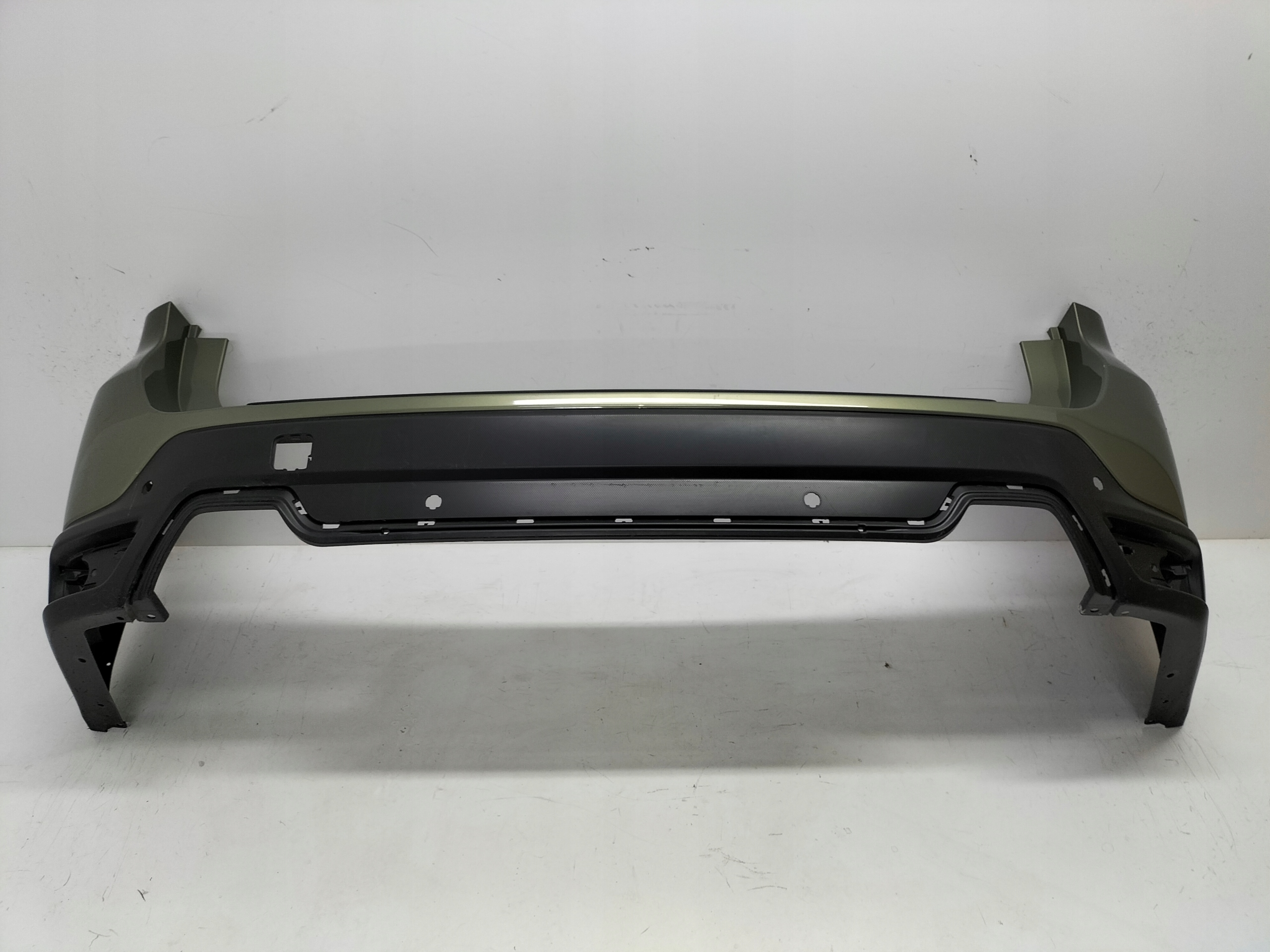 ZADNÝ NÁRAZNÍK SUBARU FORESTER 5 V 18-