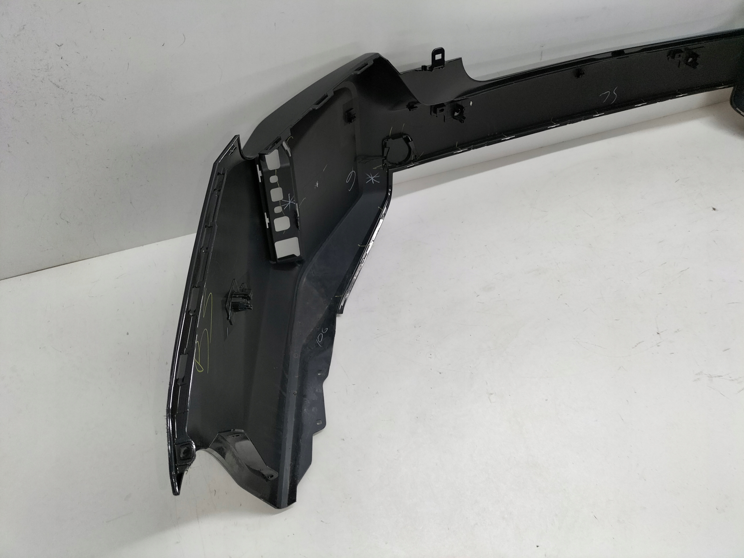 ZADNÝ NÁRAZNÍK BMW M2 G87 23-
