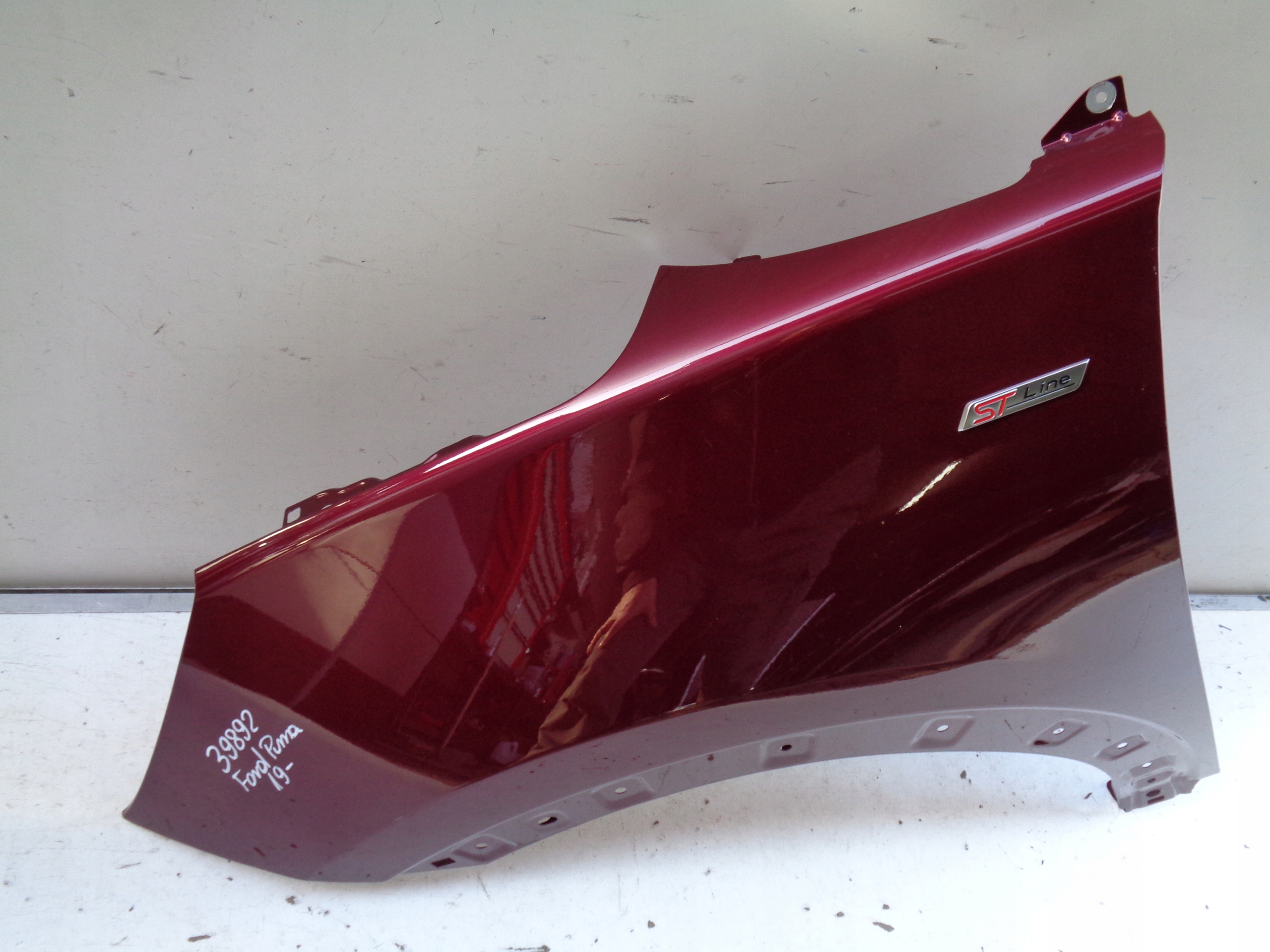 ĽAVÝ PREDNÝ BLATNÍK FORD PUMA 19- NR 39892