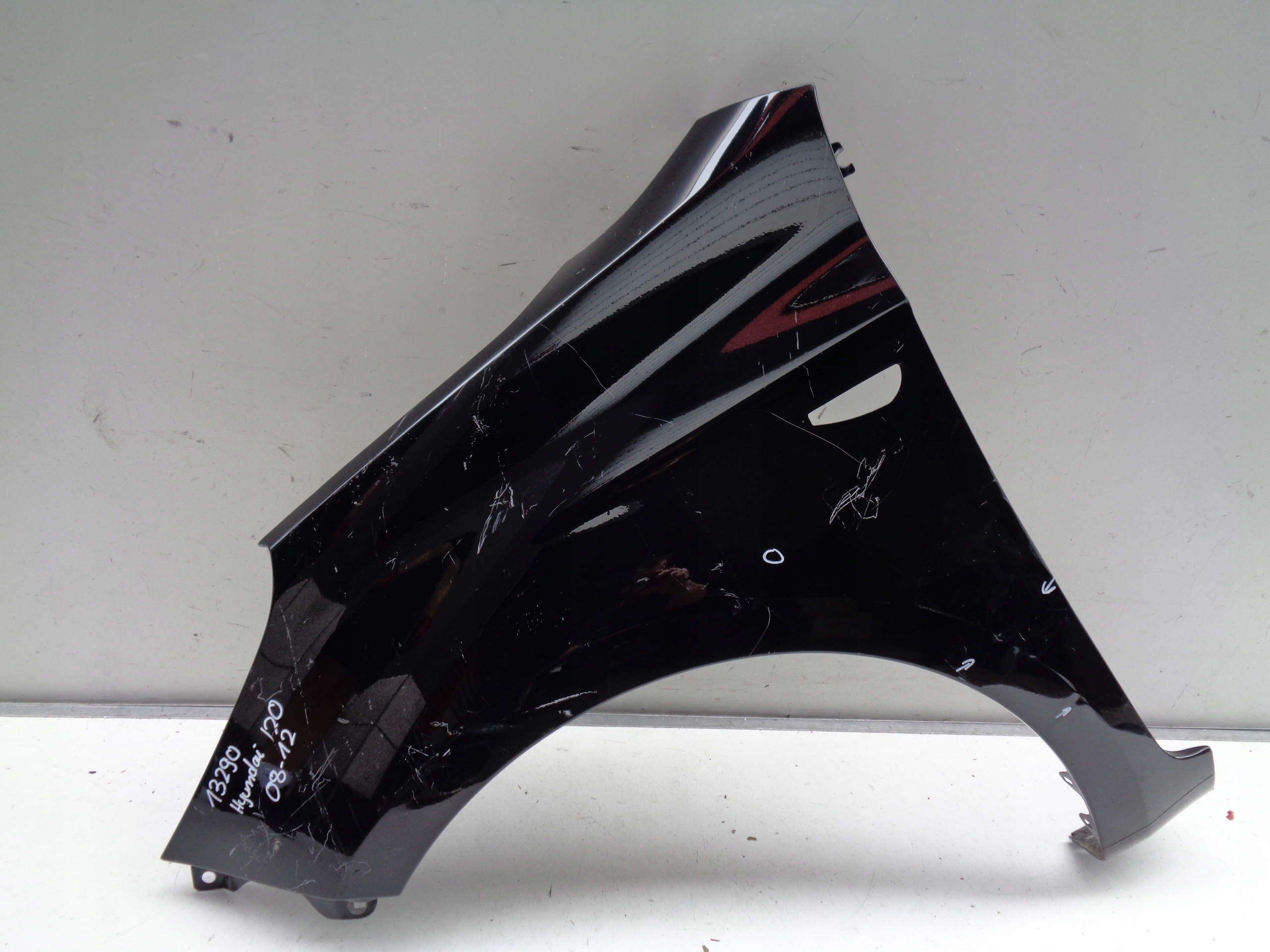 ĽAVÝ PREDNÝ BLATNÍK HYUNDAI I20 08-12 NR 13290