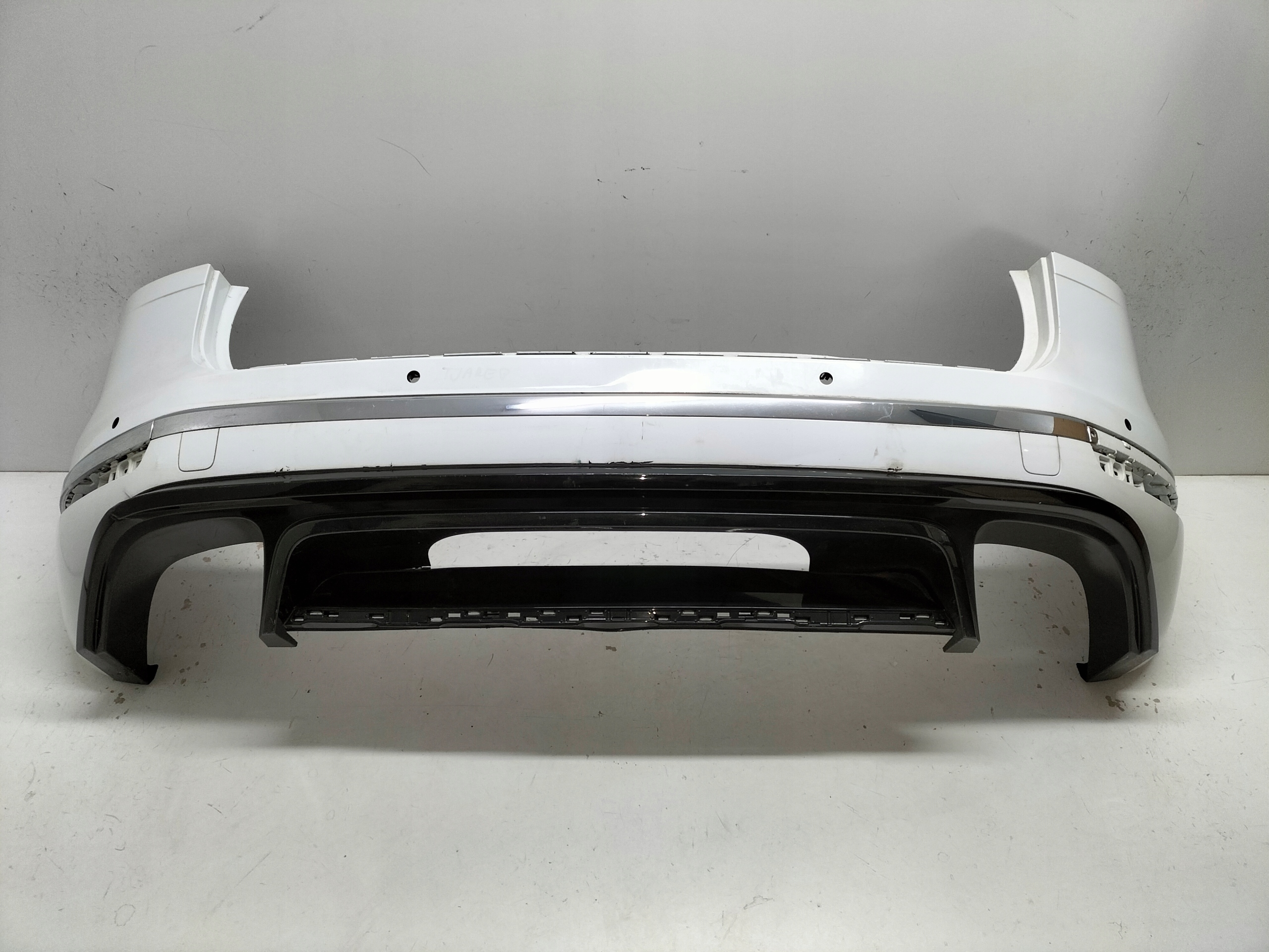 ZADNÝ NÁRAZNÍK VW TOUAREG 7P LIFT 14-18 R-LINE