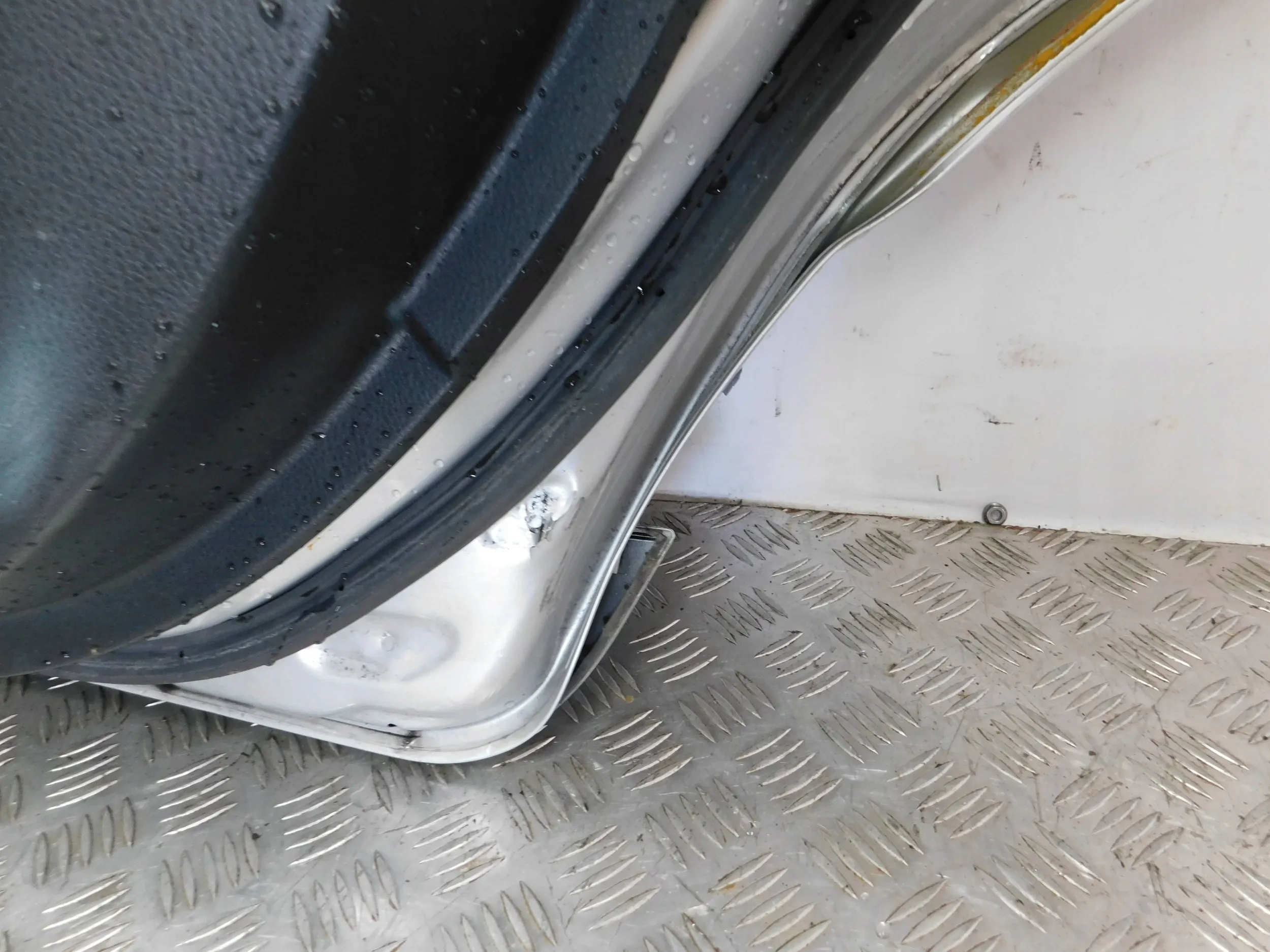 PRAVE ZADNE DVERE TOYOTA YARIS III LIFT 17-