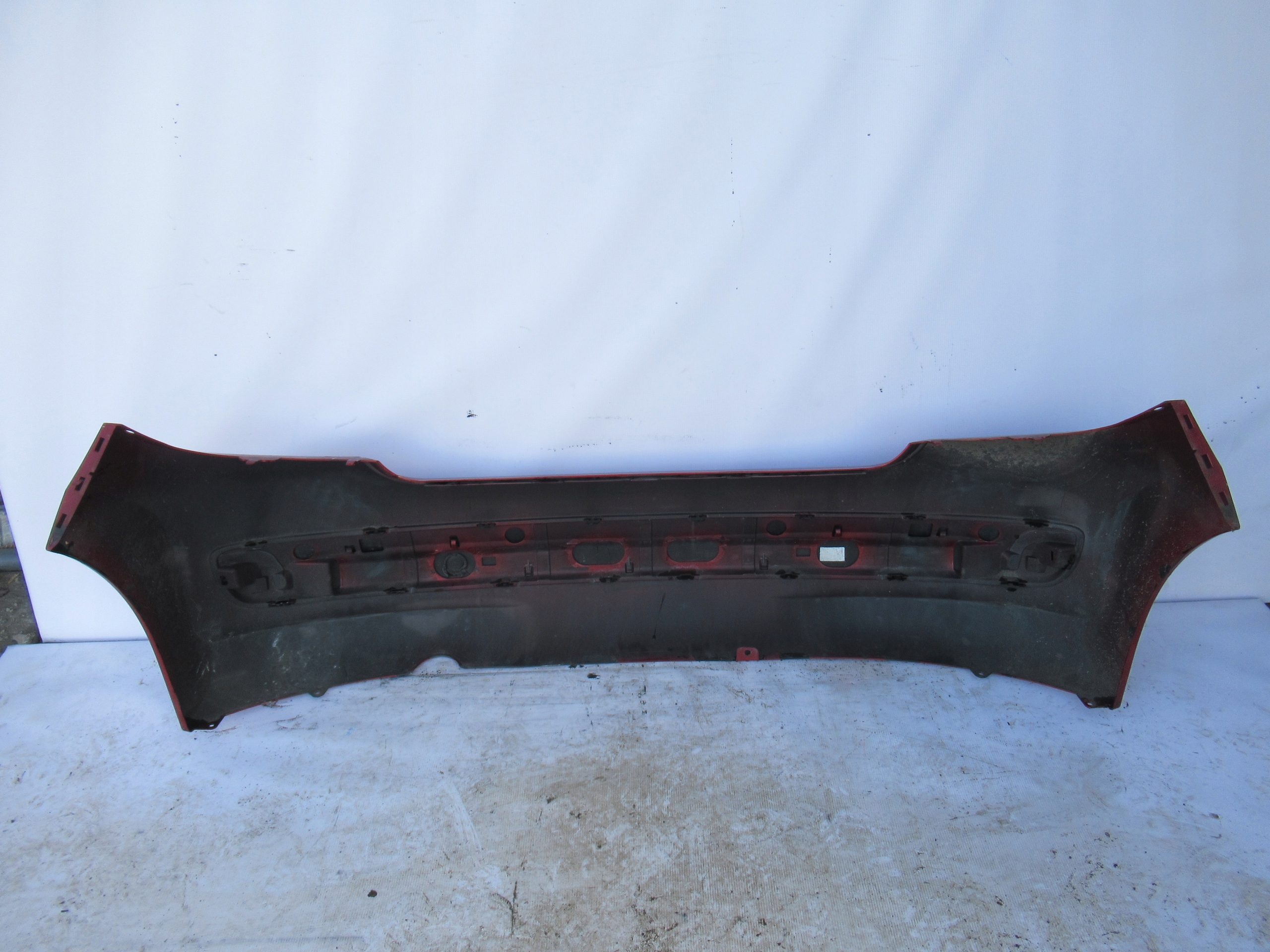 ZADNÝ NÁRAZNÍK PEUGEOT 207 HB