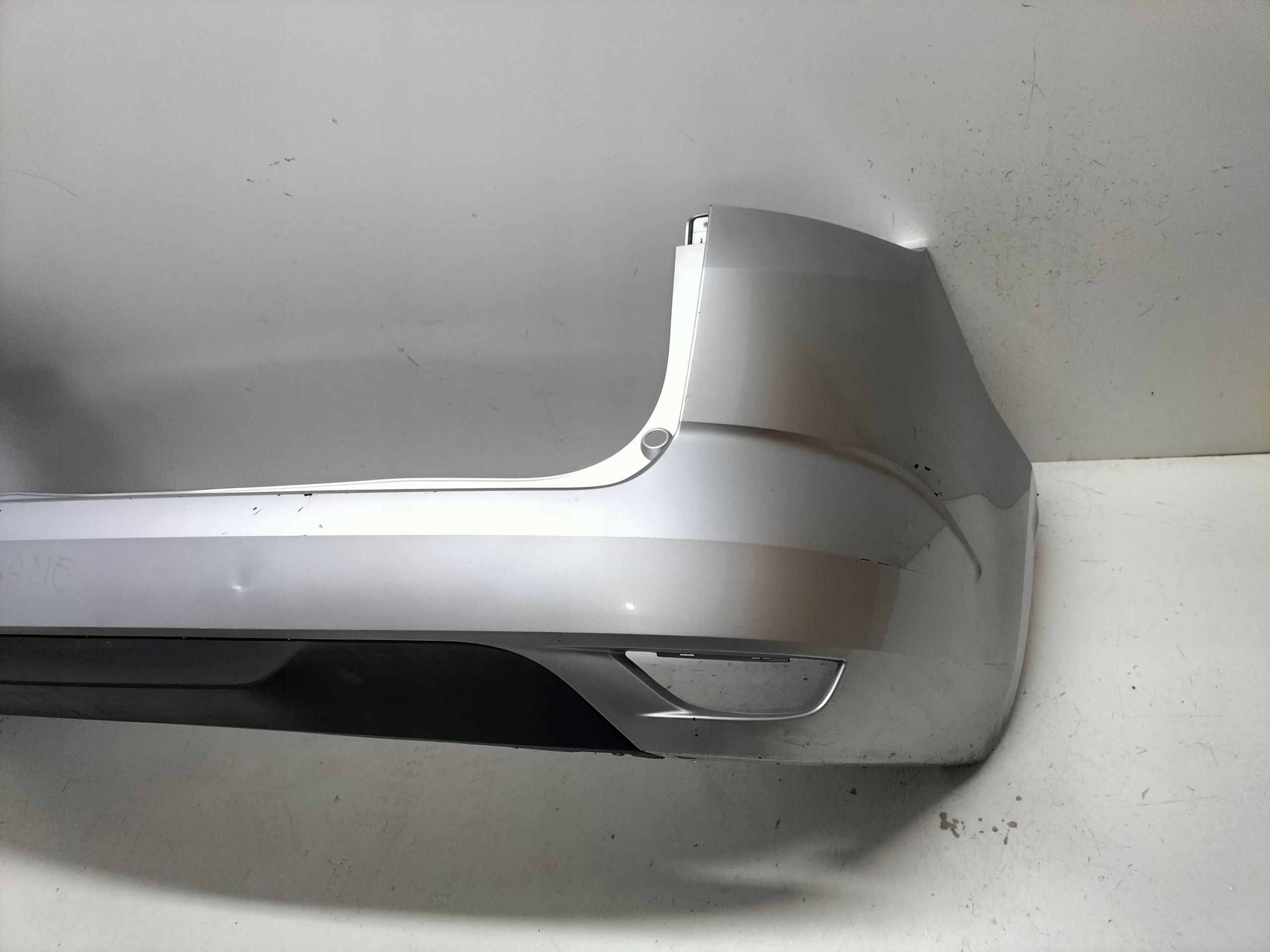 ZADNÝ NÁRAZNÍK RENAULT MEGANE 4 IV 16- KOMBI
