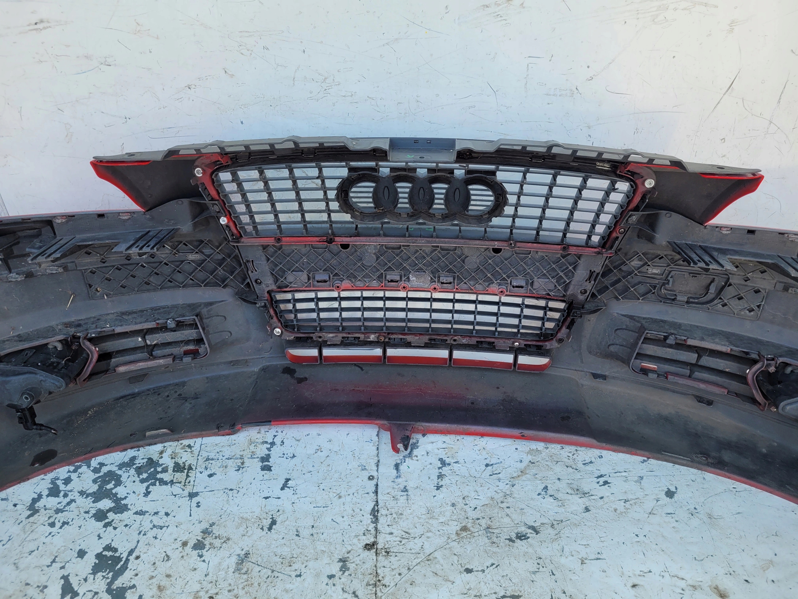 AUDI A3 8P LIFT 05-07 PREDNÝ NÁRAZNÍK