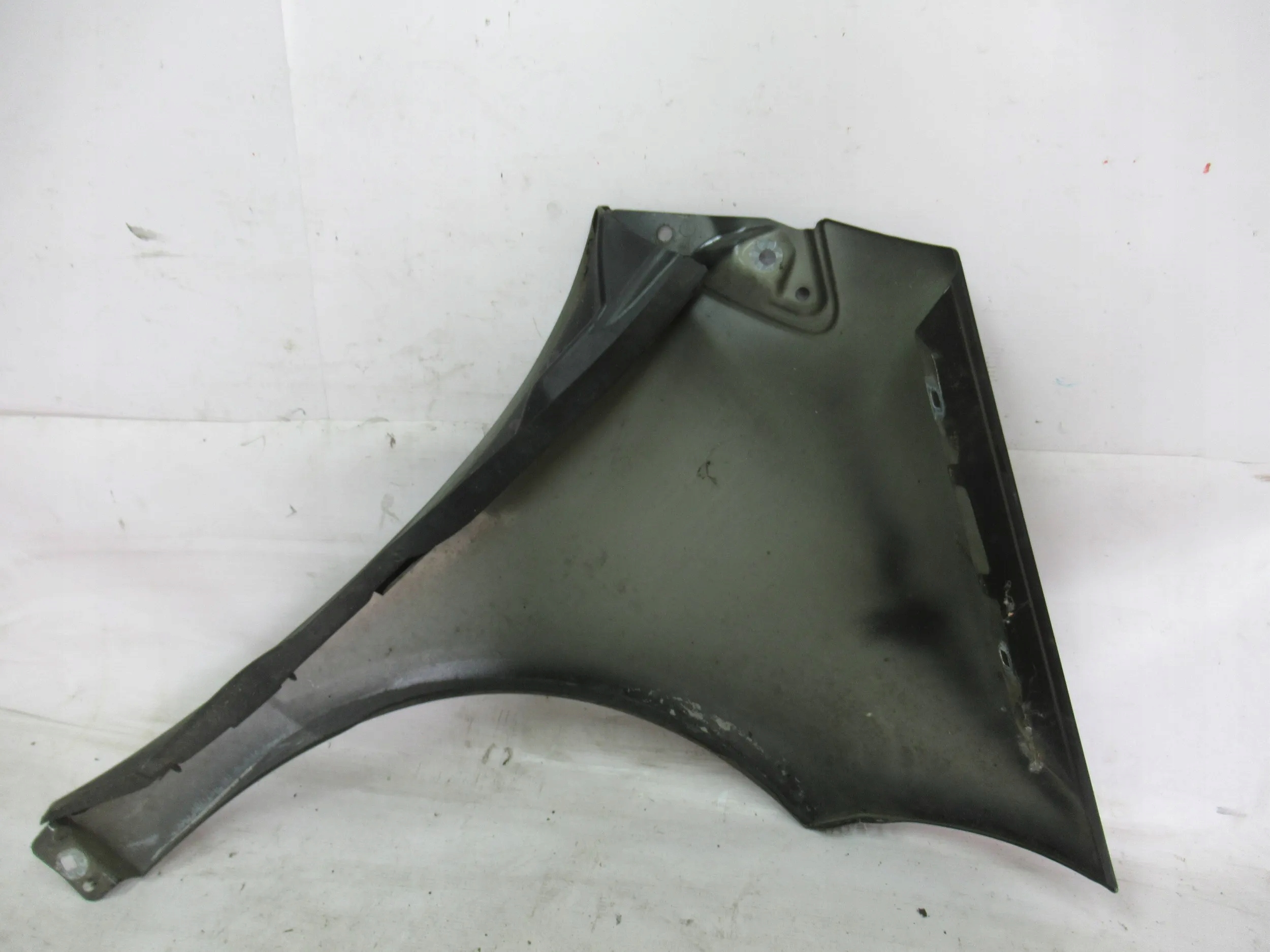 BLATNIK PREDNÝ LAVY MERCEDES A KLASA W169