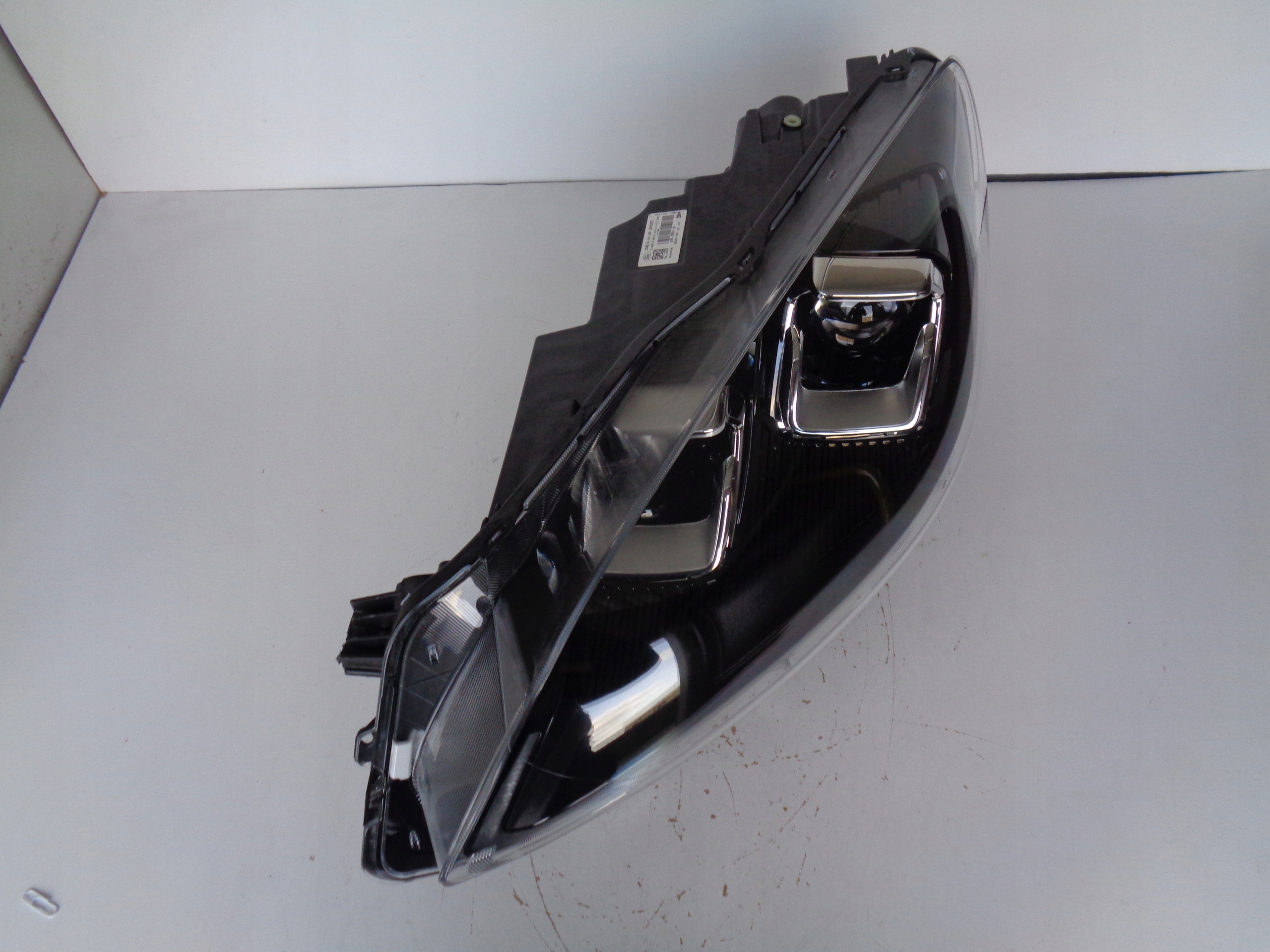 LAVE PREDNE SVETLO FORD KUGA MK3 19- FULL LED