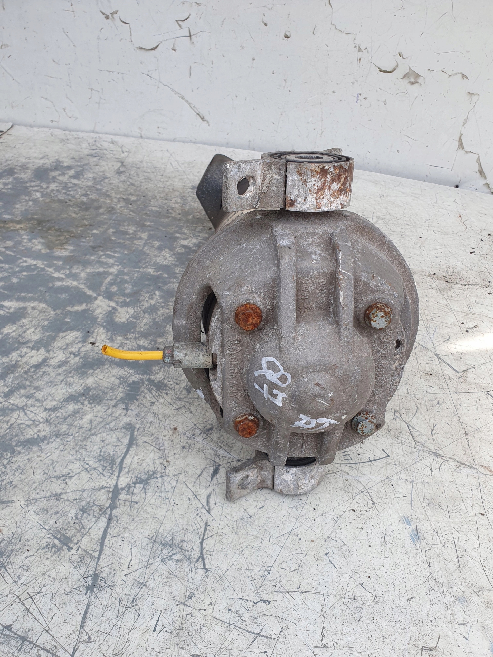 AUDI Q7 4L MECH ZADNA PRAVY 7L6512022E