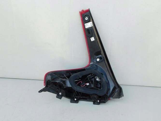 VOLVO V40 XC40 PRAVE ZADNE SVETLO