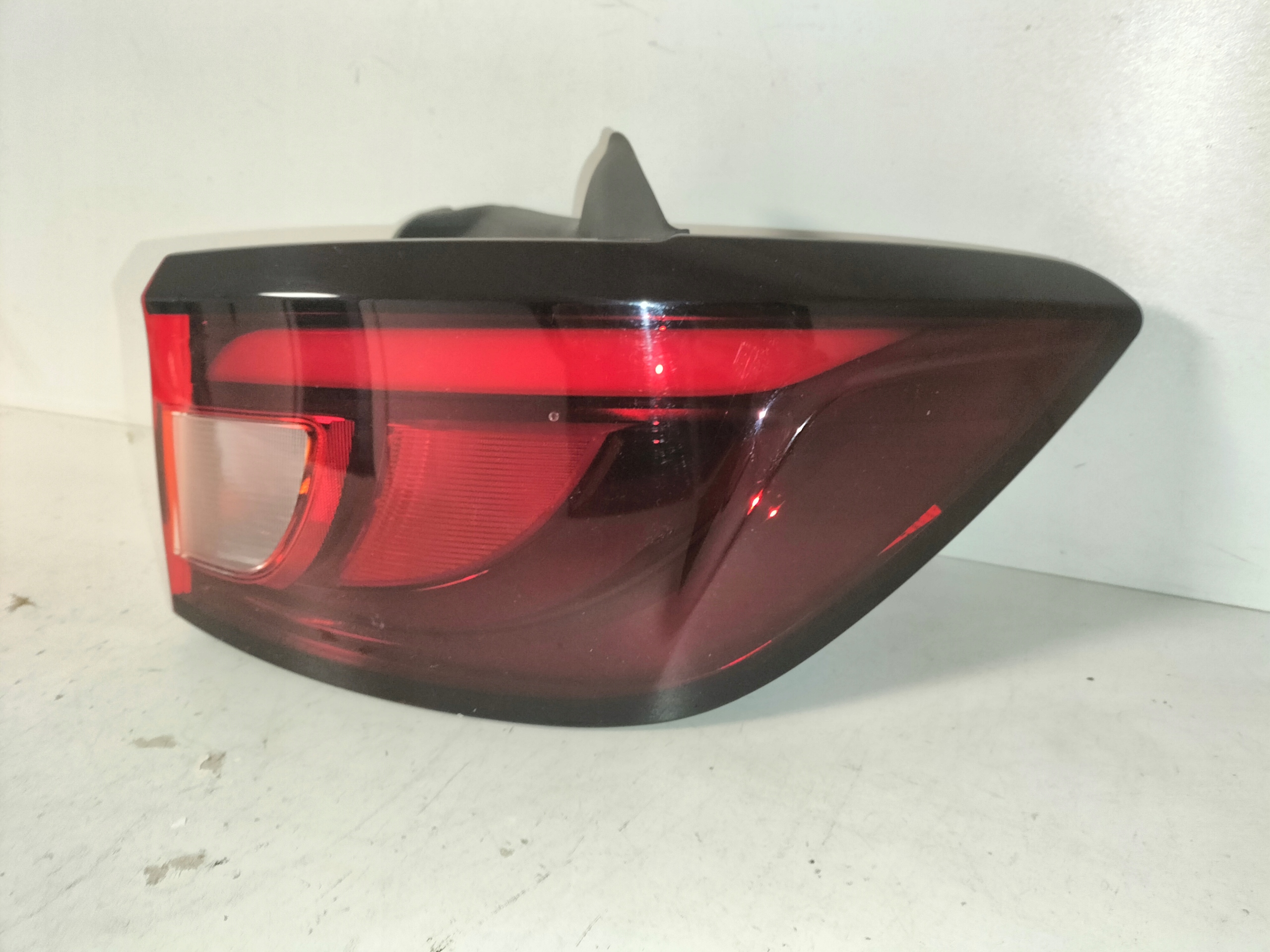PRAVE ZADNE SVETLO MG 3 23-
