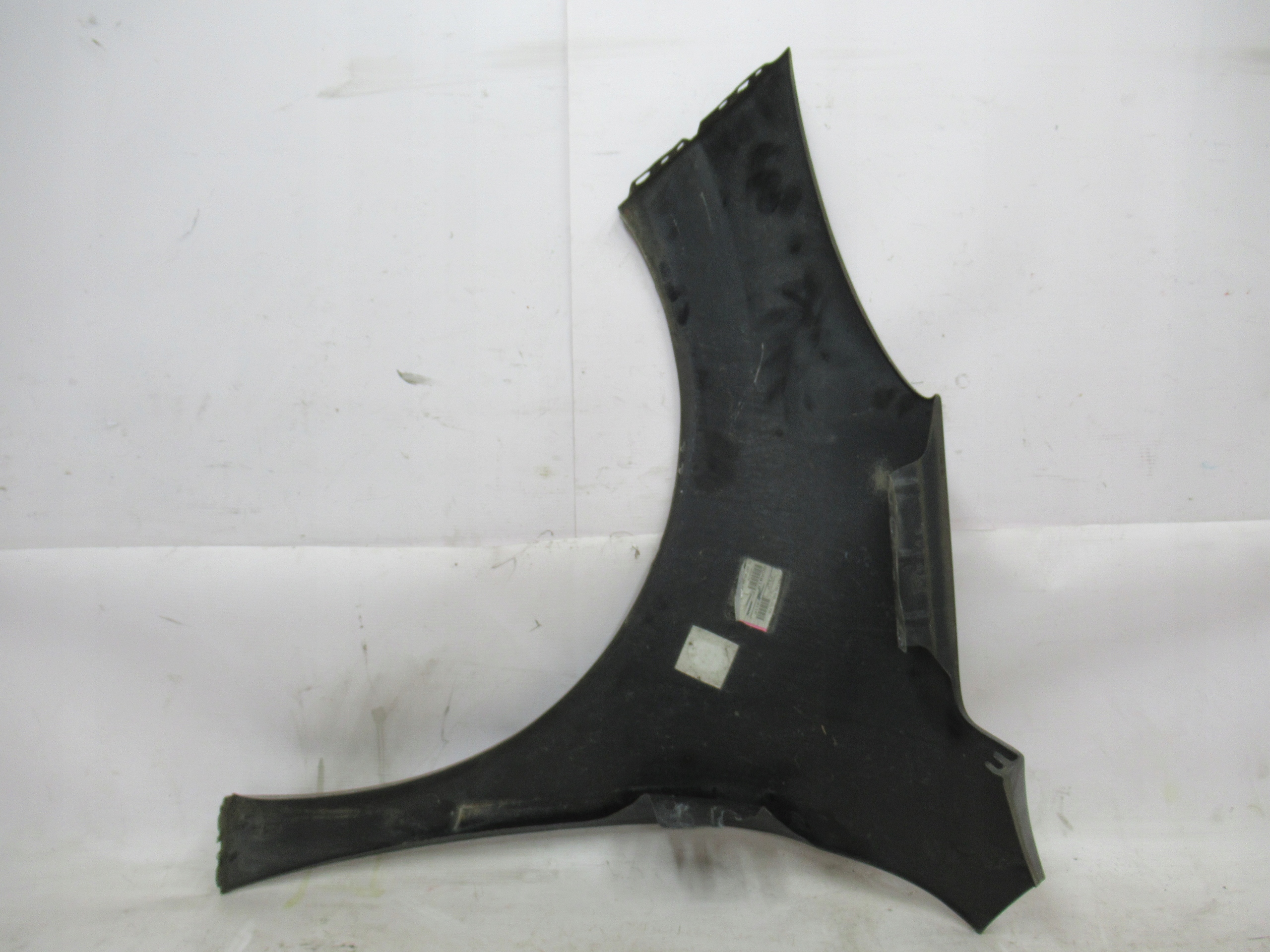 PRAVÝ PREDNÝ BLATNÍK PEUGEOT 207