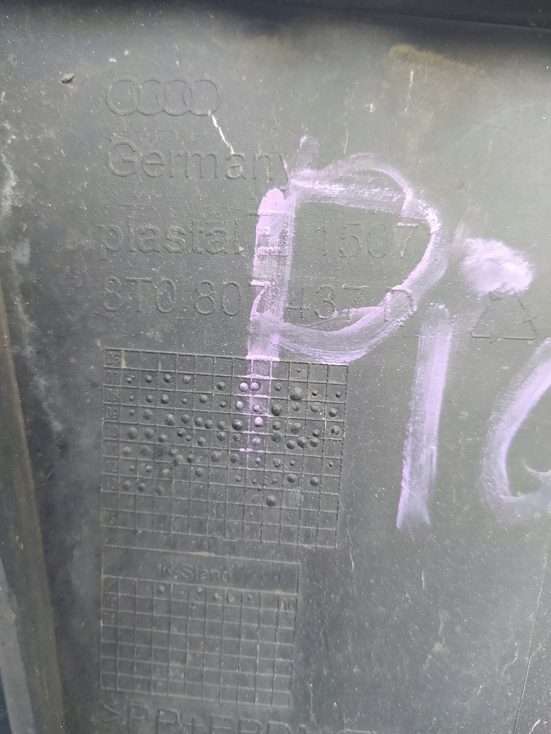 AUDI A5 8T S-LINE XENON PDC 8T0807437D PREDNÝ NÁRAZNÍK