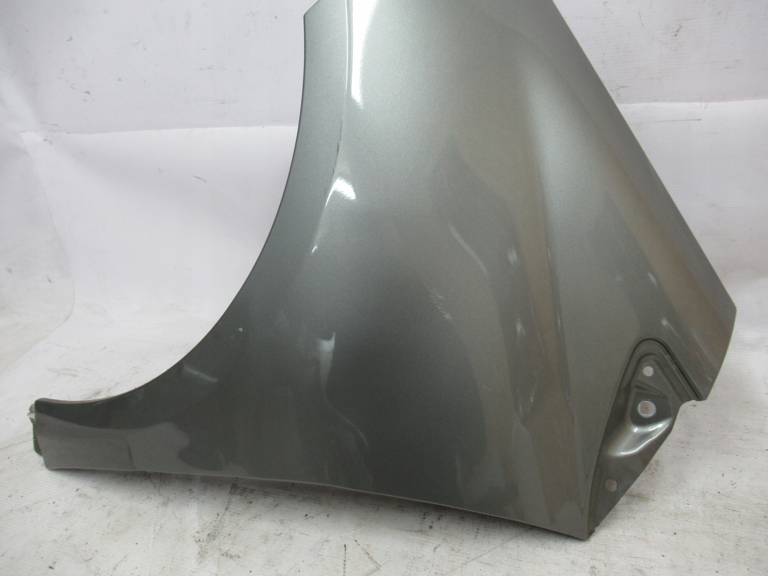 ĽAVÝ PREDNÝ BLATNÍK MERCEDES A KLASA W169