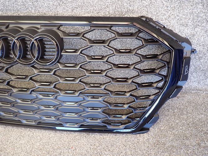AUDI Q3 S-LINE 18- MRIEZKA LISTA 83F853651A B C