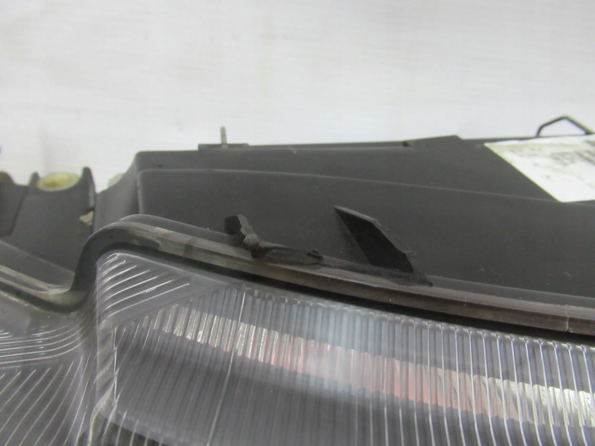 PRAVE PREDNE SVETLO SEAT LEON I