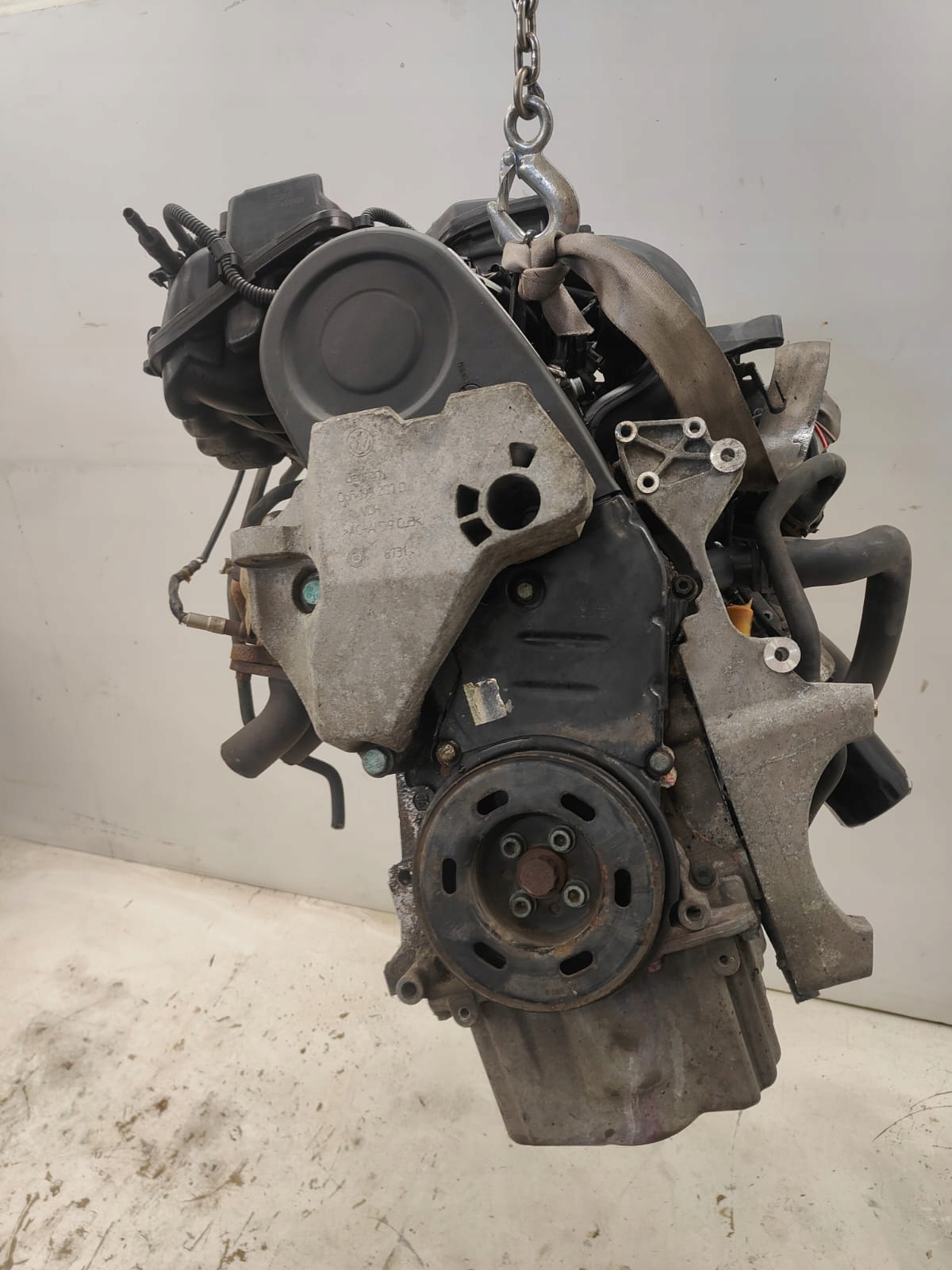 Audi volkswagen 1.6 BENZIN BGU MOTOR V STAVE AKO NA FOTO