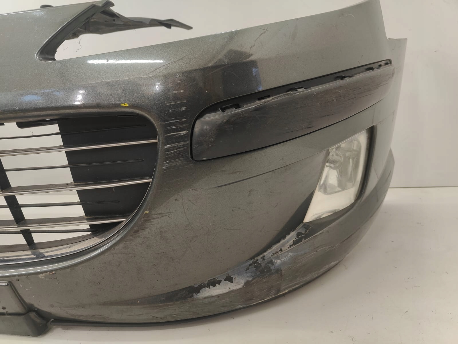 Peugeot 407 04-08 PREDNÝ NÁRAZNÍK KOMPLETNY