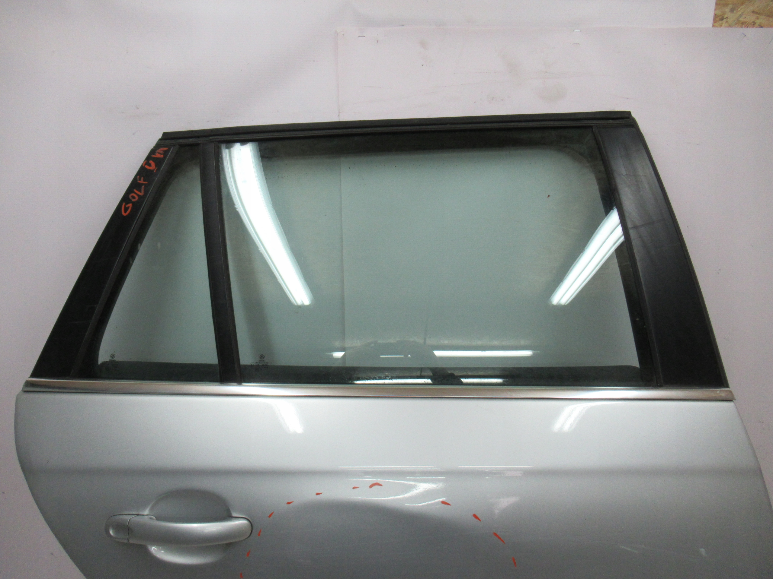 PRAVÉ ZADNÉ DVERE VW GOLF V KOMBI