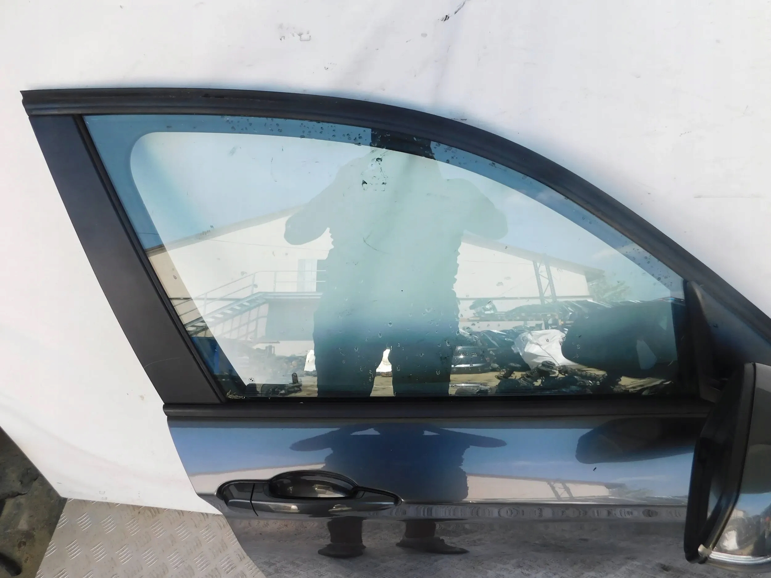 PRAVE PREDNE DVERE BMW 1 F20 B39
