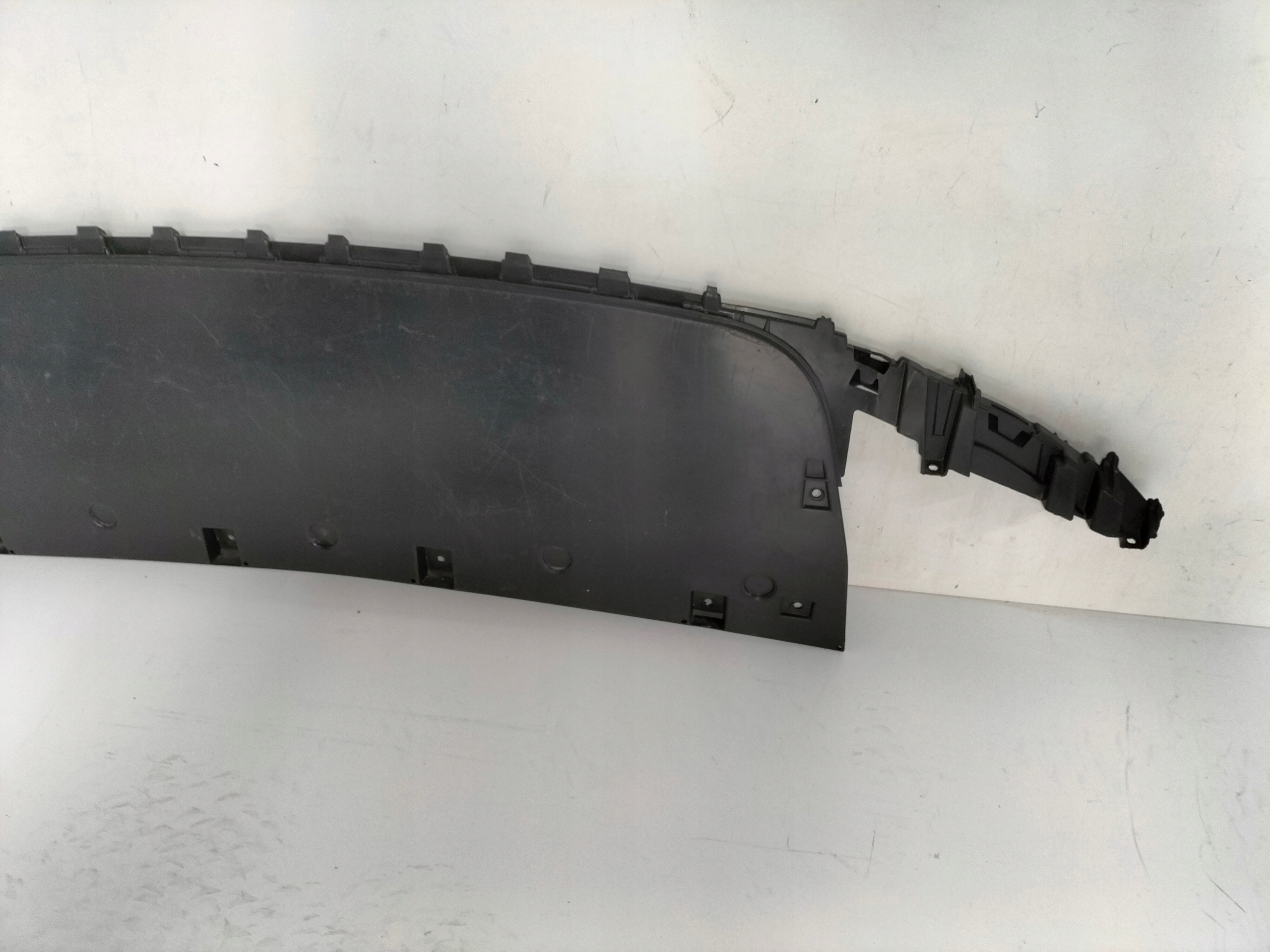 KRYT PREDNEHO NARAZNIKA VW ID7 AERO 413 22-