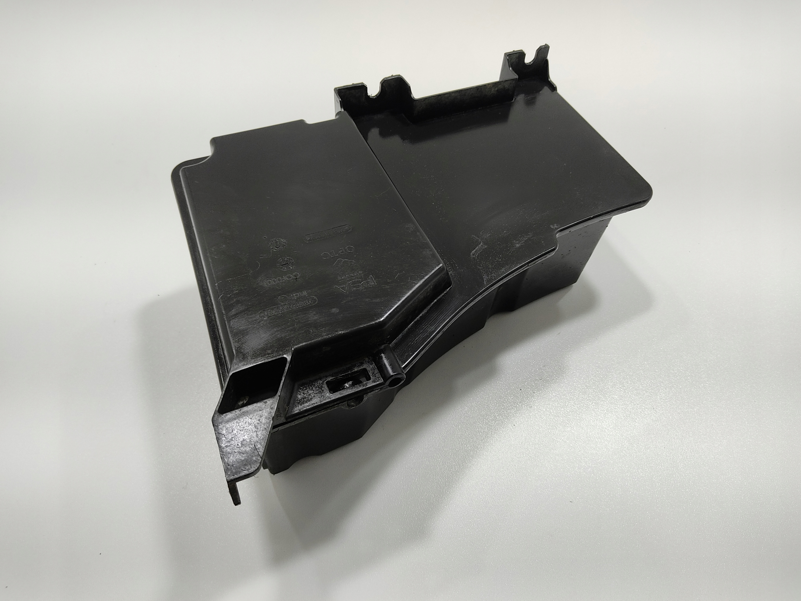 POISTKOVA SKRINKA CITROEN AMI 9838266380 2020-2024