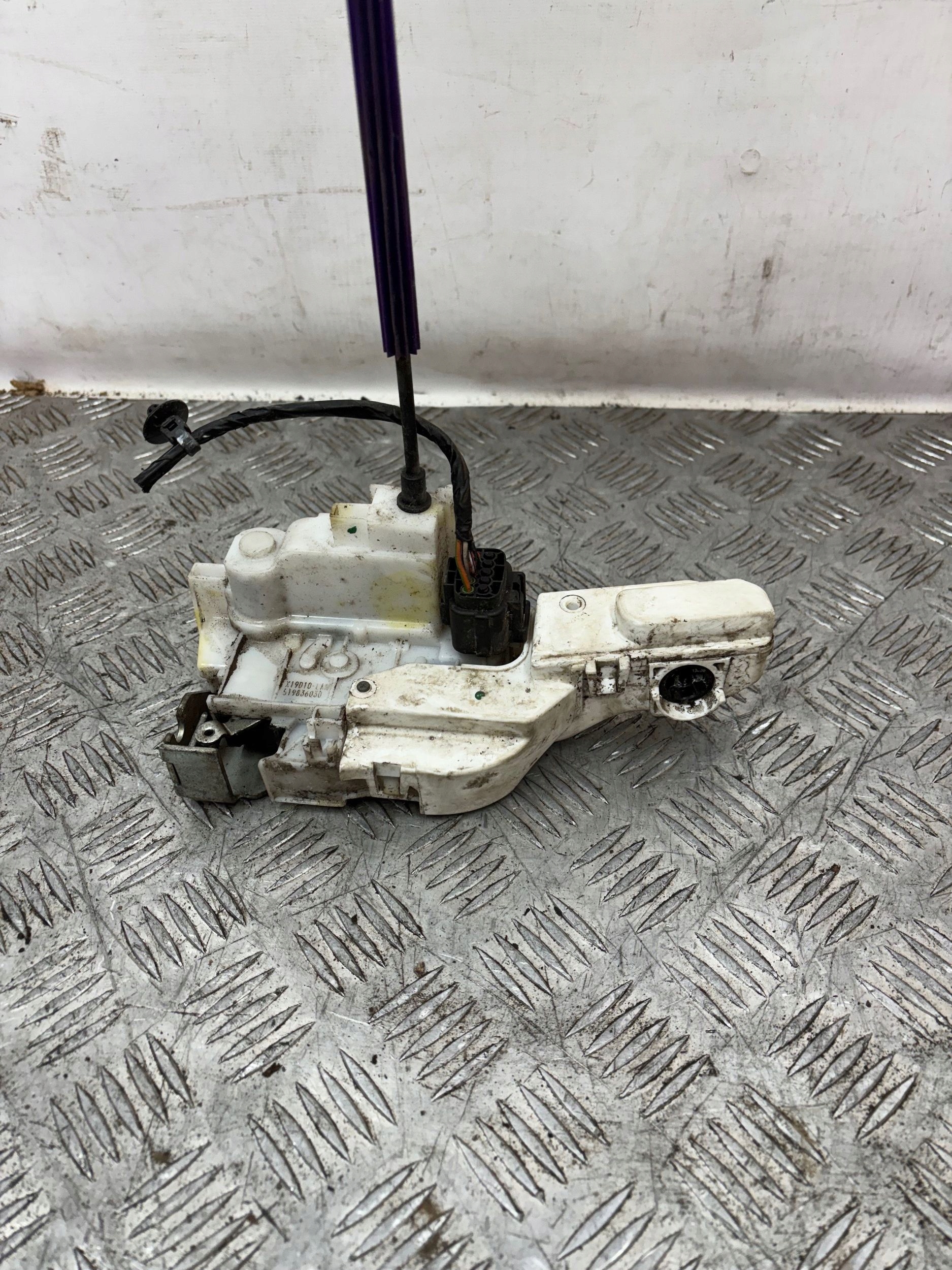 ZAMOK DVERE PREDNE LAVY FIAT TIPO II 16-