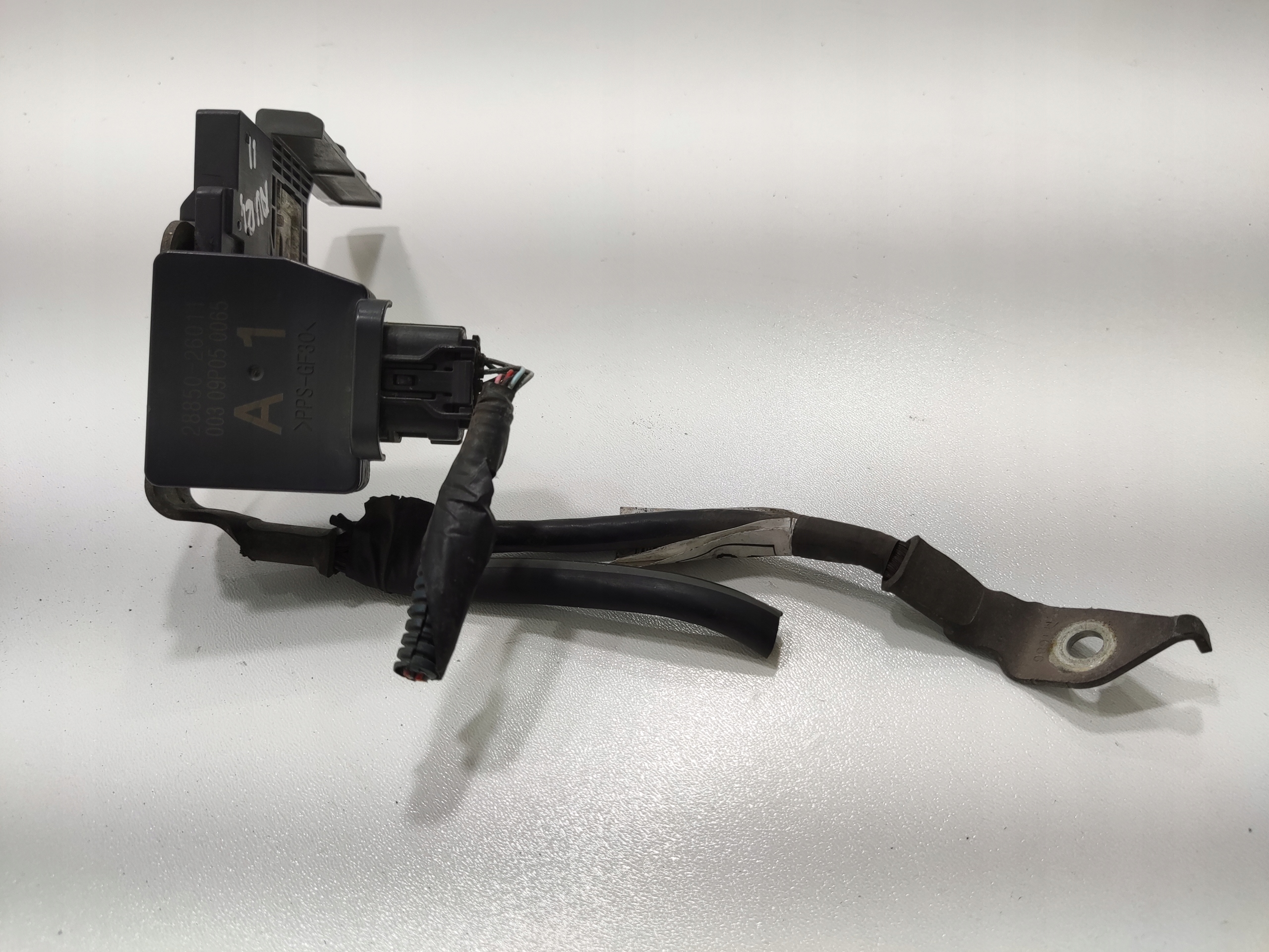 MINUSOVY KONTAKT AUTOBATERIE TOYOTA AURIS II E18 2012-2018 28850-26011