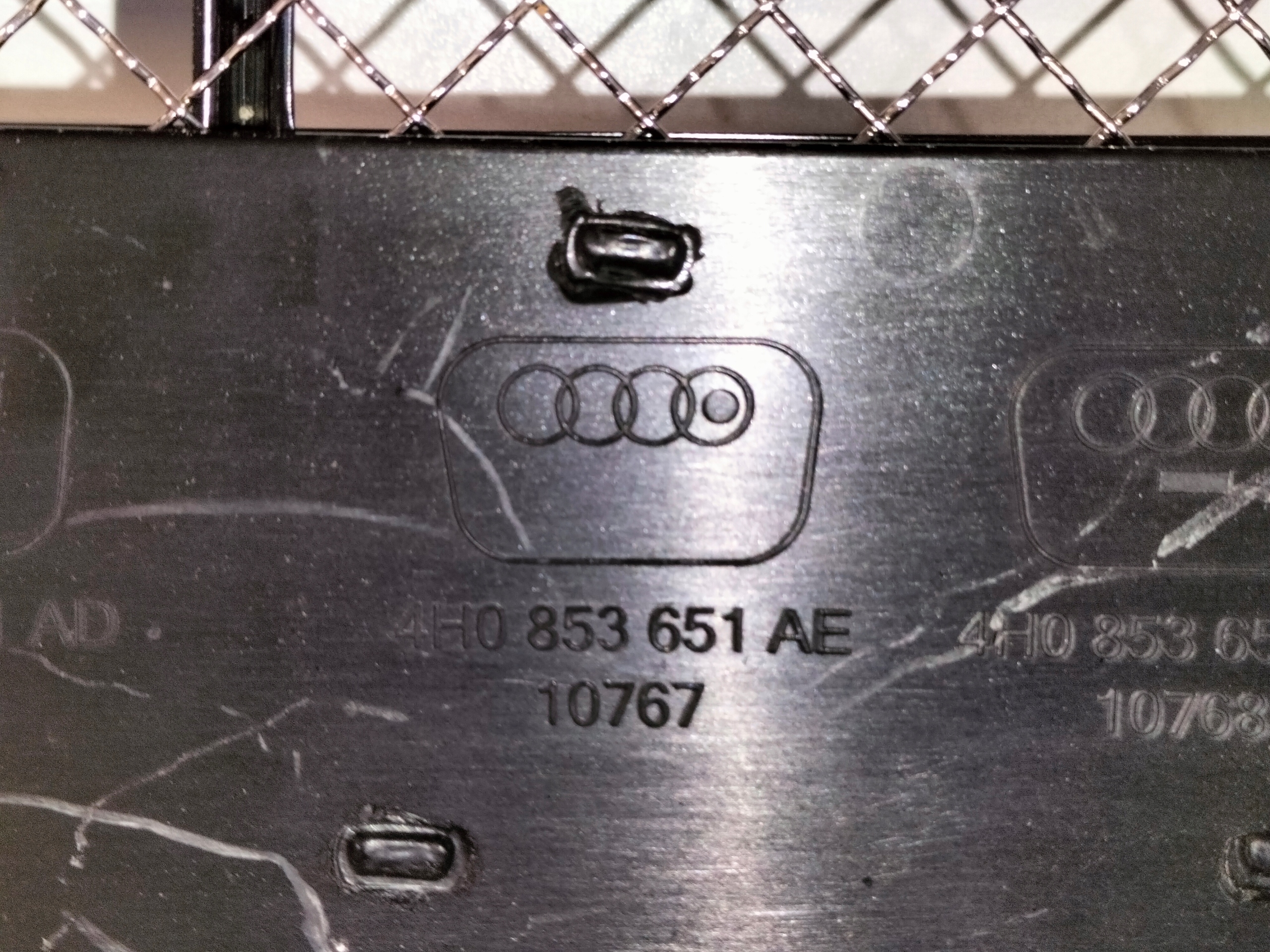 MRIEZKA LISTA AUDI A8 D4 4H0 LIFT 14-17 W12