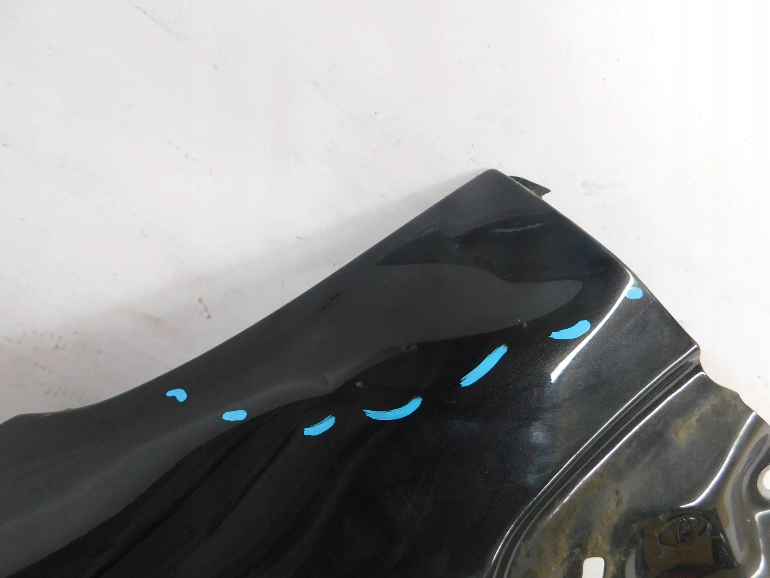 BLATNIK PREDNÝ LAVY TOYOTA YARIS II 2