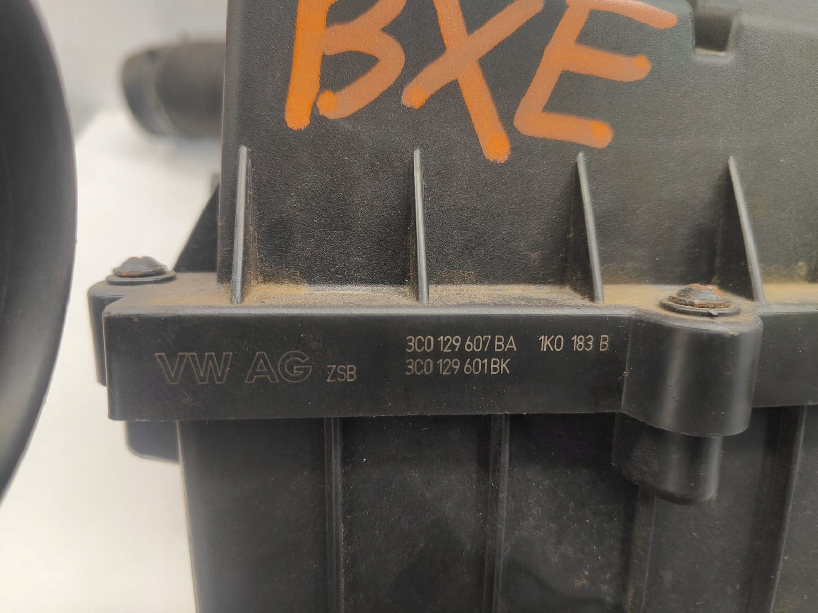 Volkswagen OE 3C0129607BA OBAL VZDUCHOVÉHO FILTERA VAHA VZDUCHU