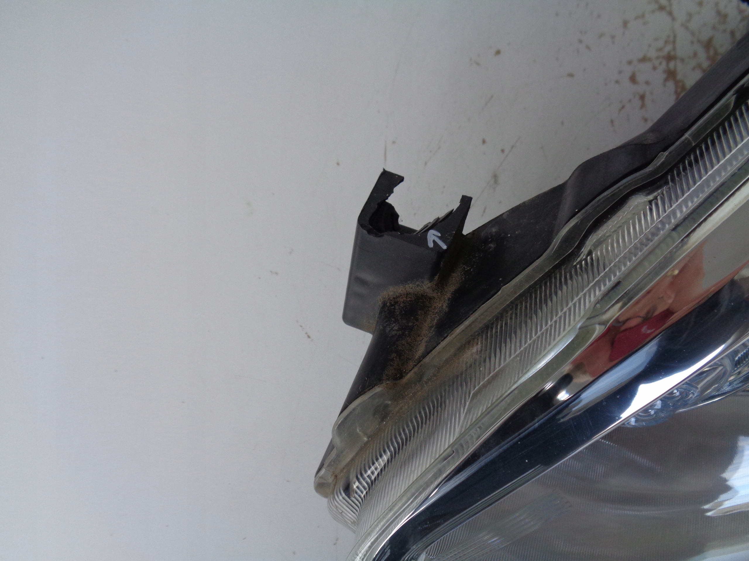 LAVE PREDNE SVETLO NISSAN MICRA K13 13- LIFT