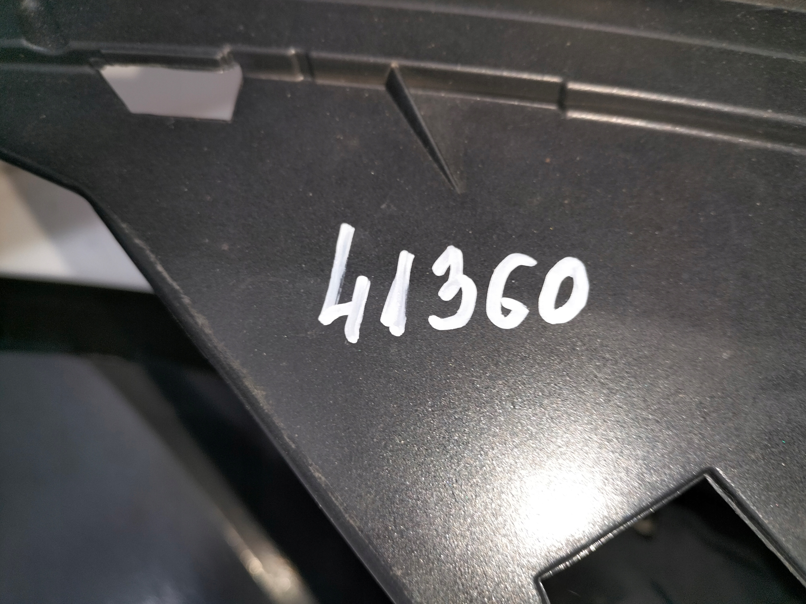 PREDNÝ NÁRAZNÍK AUDI A4 B9 LIFT 19-