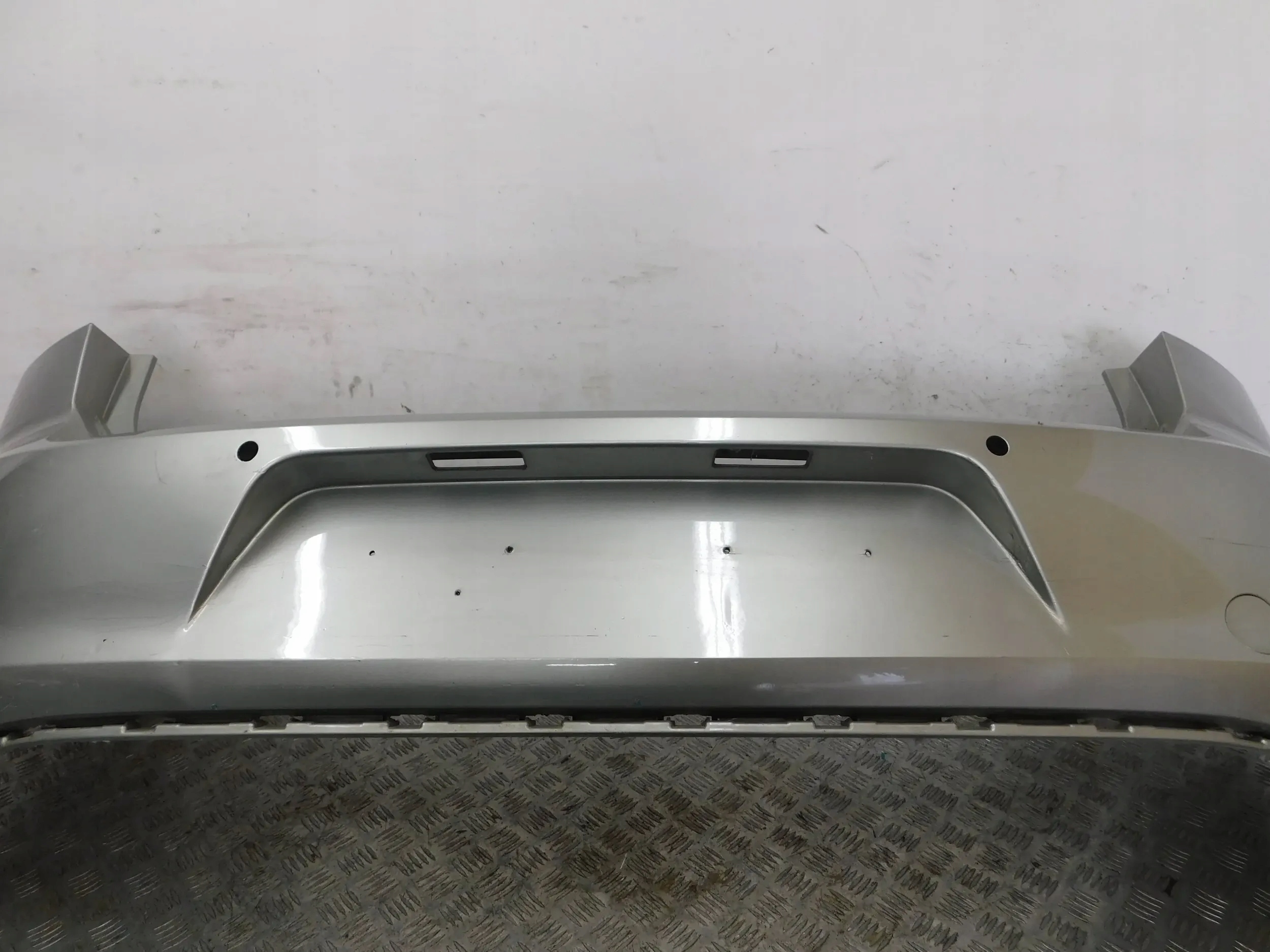 ZADNÝ NÁRAZNÍK VW GOLF VII 7 HB PDC