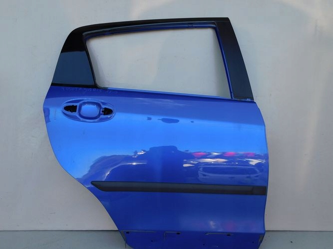 TOYOTA YARIS III LIFT 17- PRAVE ZADNE DVERE