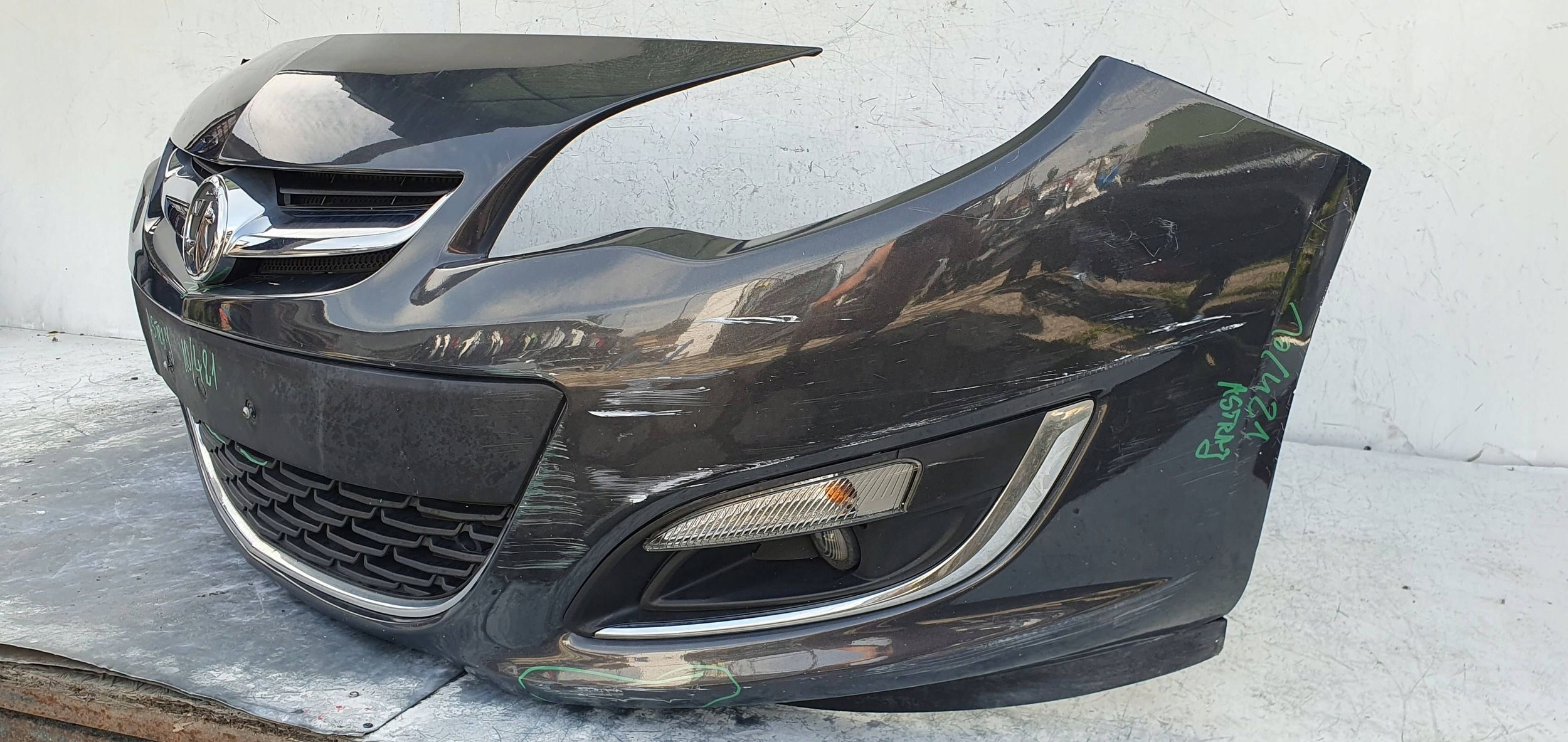 Opel Astra J lift PREDNÝ NÁRAZNÍK 13368660