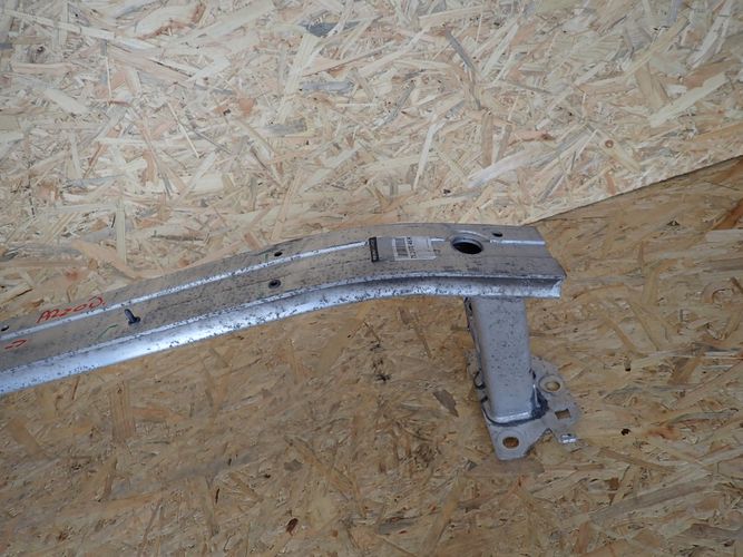 RENAULT CAPTUR 13- VYSTUHA PREDNEHO NARAZNIKA