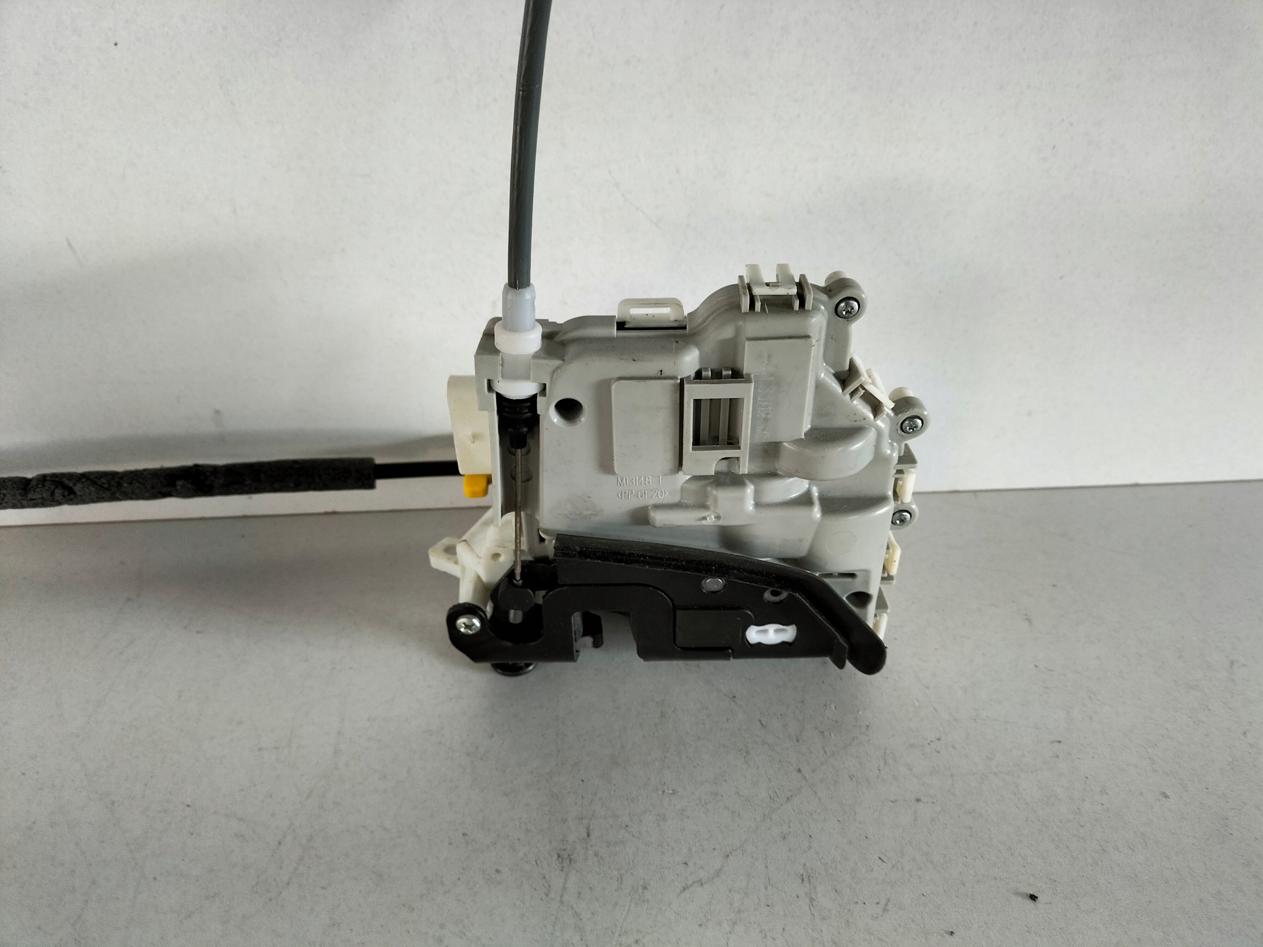 ZAMOK PRAVYCH PREDNYCH DVERI AUDI A1 14- A3 8V 16-