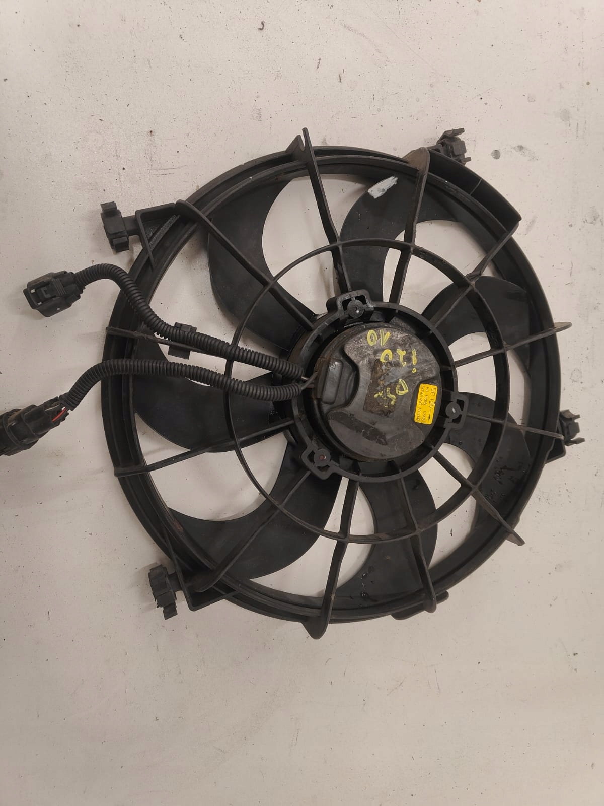 Hyundai i20 a005347 25380-1jxxx VENTILATOR CHLADICA VETRÁK