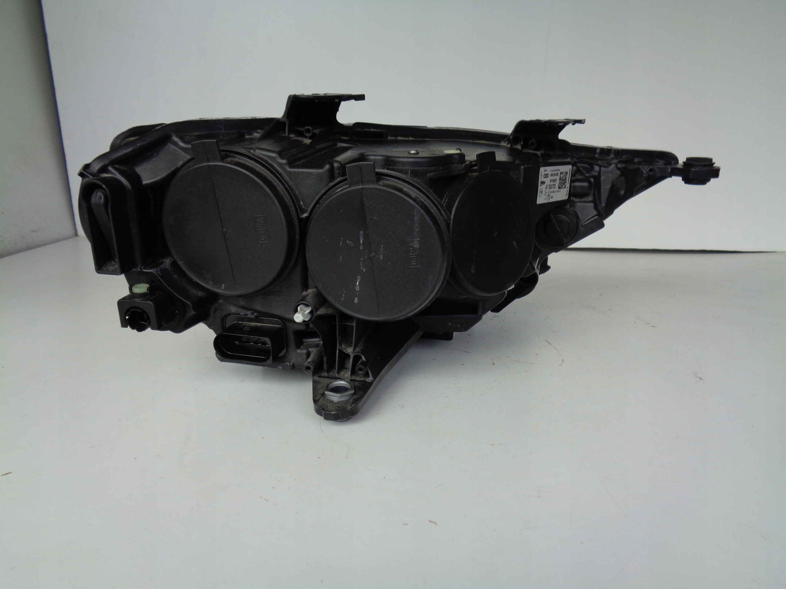 LAVE PREDNE SVETLO AUDI A1 82A 18-