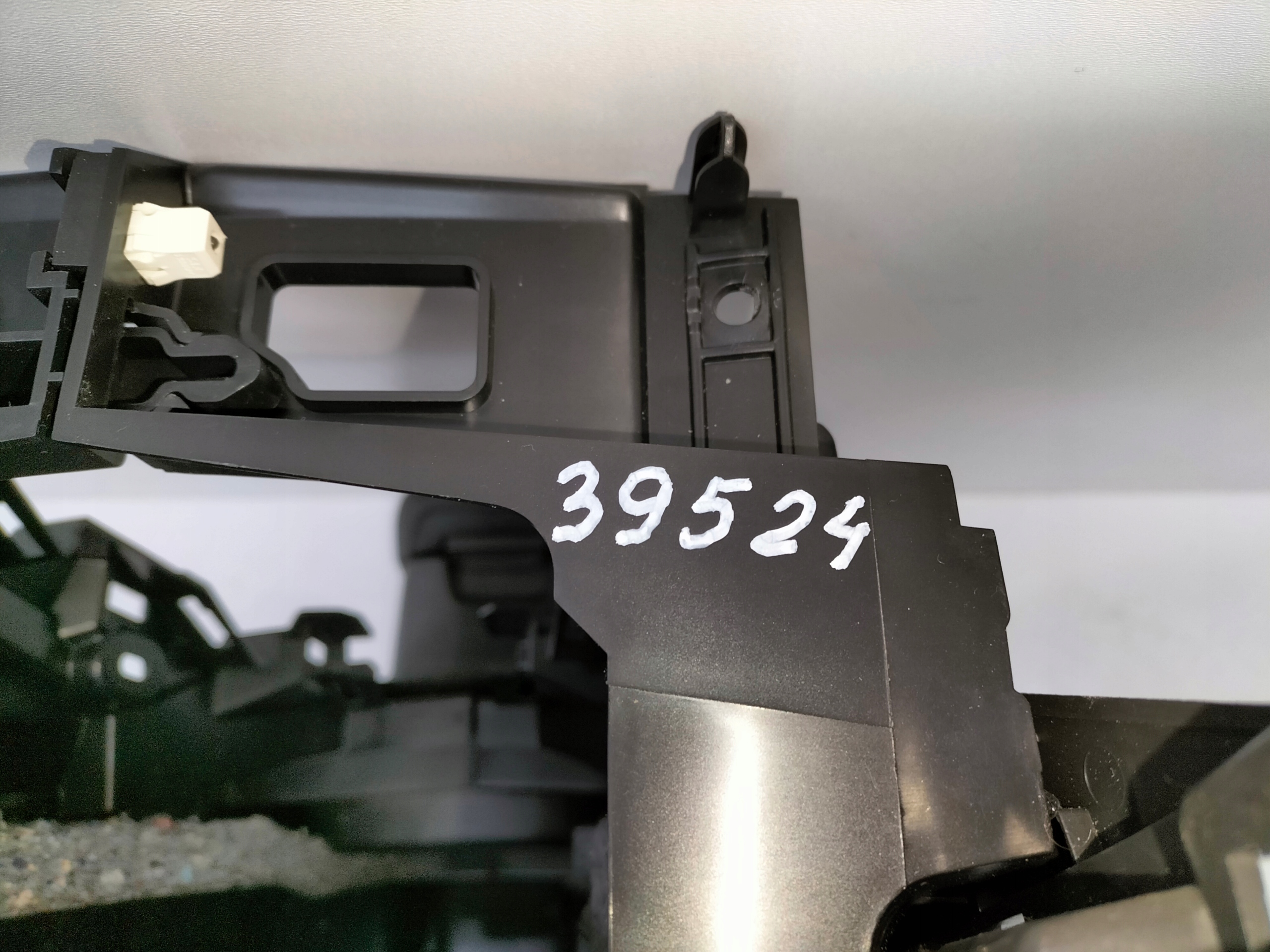 LAKŤOVÁ OPIERKA STREDOVY TUNEL OPEL GRANDLAND X 17-