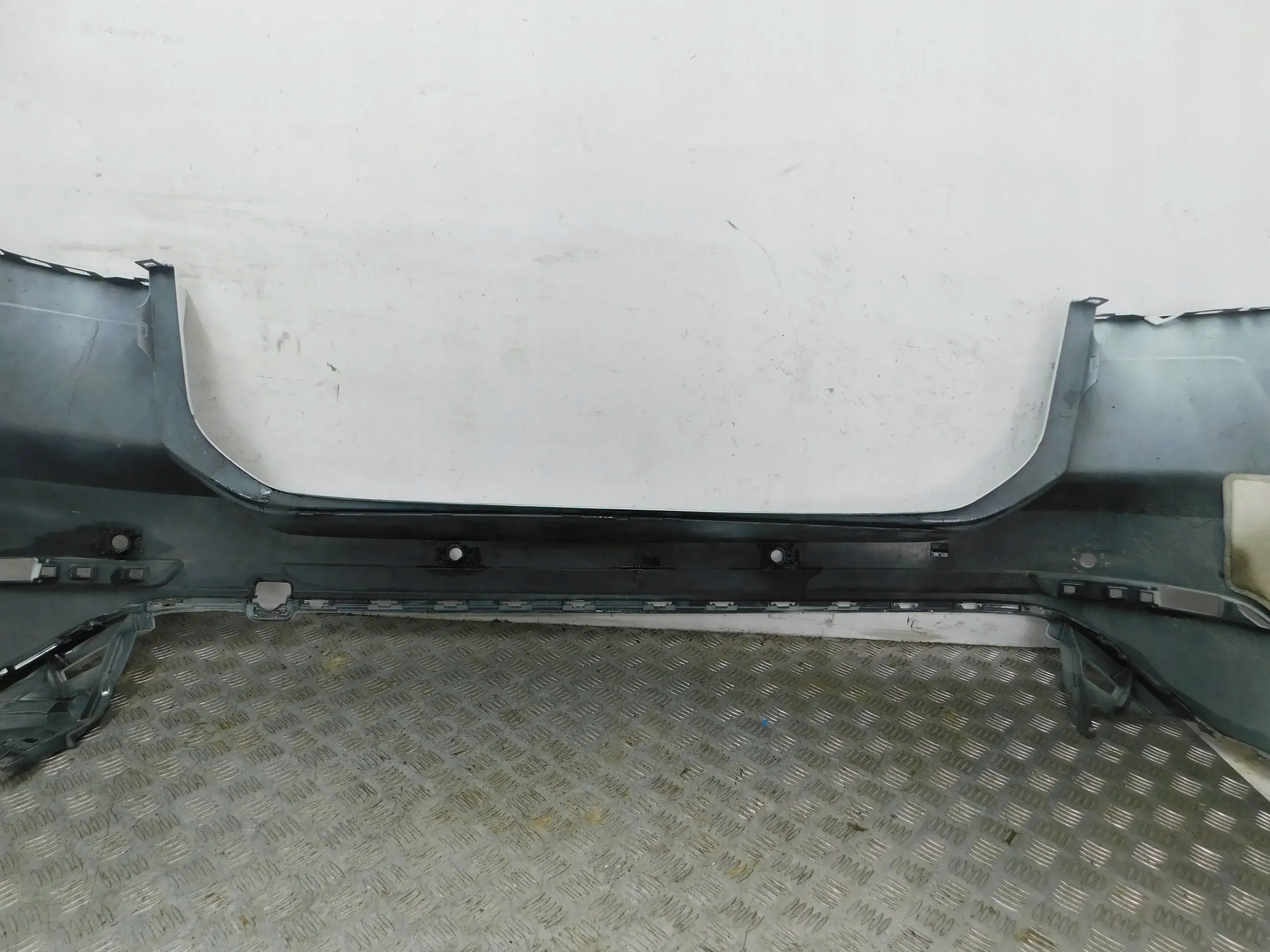 ZADNÝ NÁRAZNÍK VW TOURAN III 15-