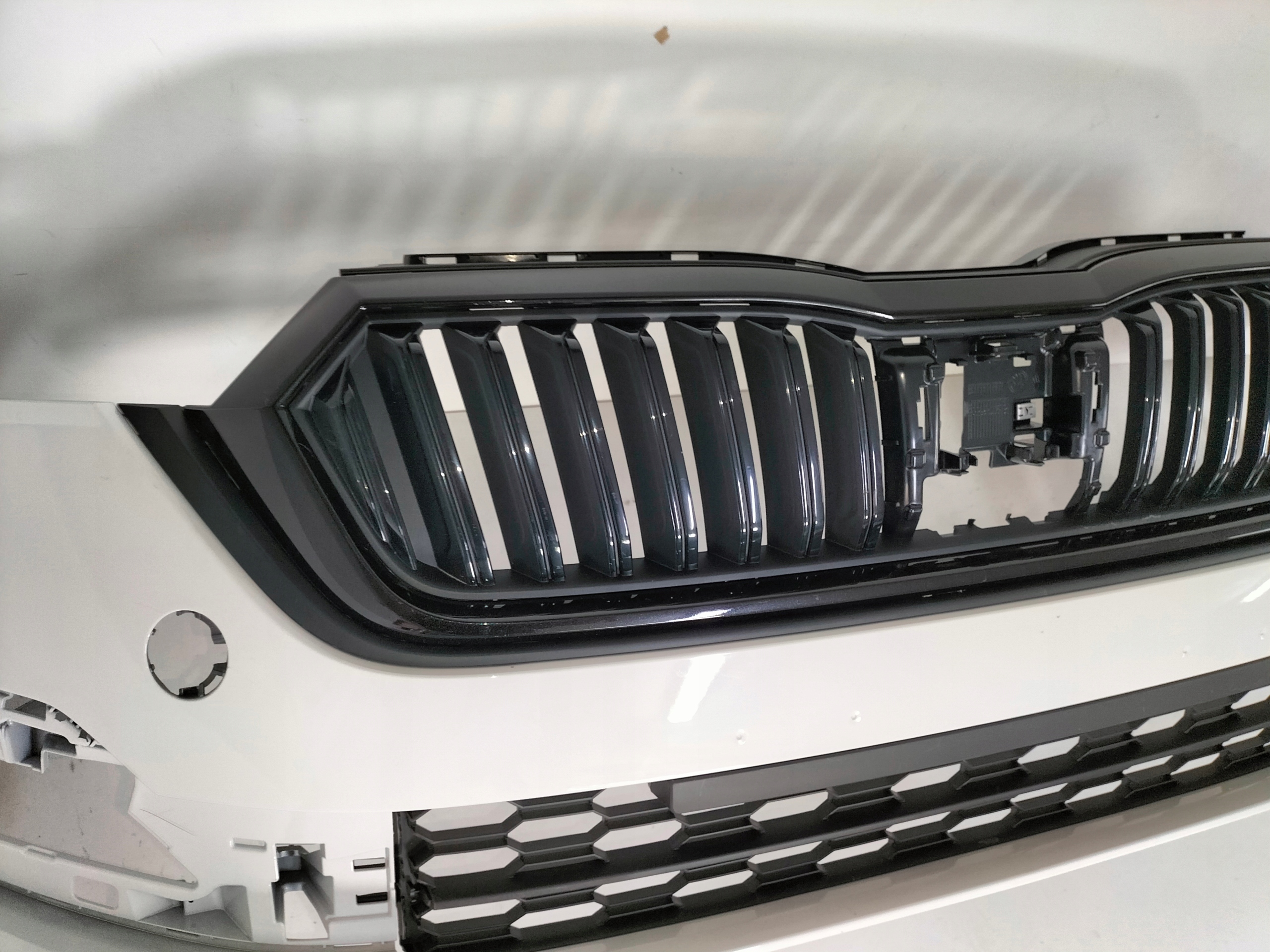 PREDNÝ NÁRAZNÍK SKODA OCTAVIA 4 IV 19-